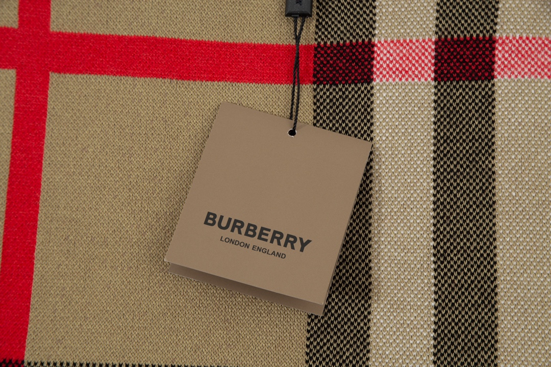 Burberry Unisex Sweatshirt Size S-XL