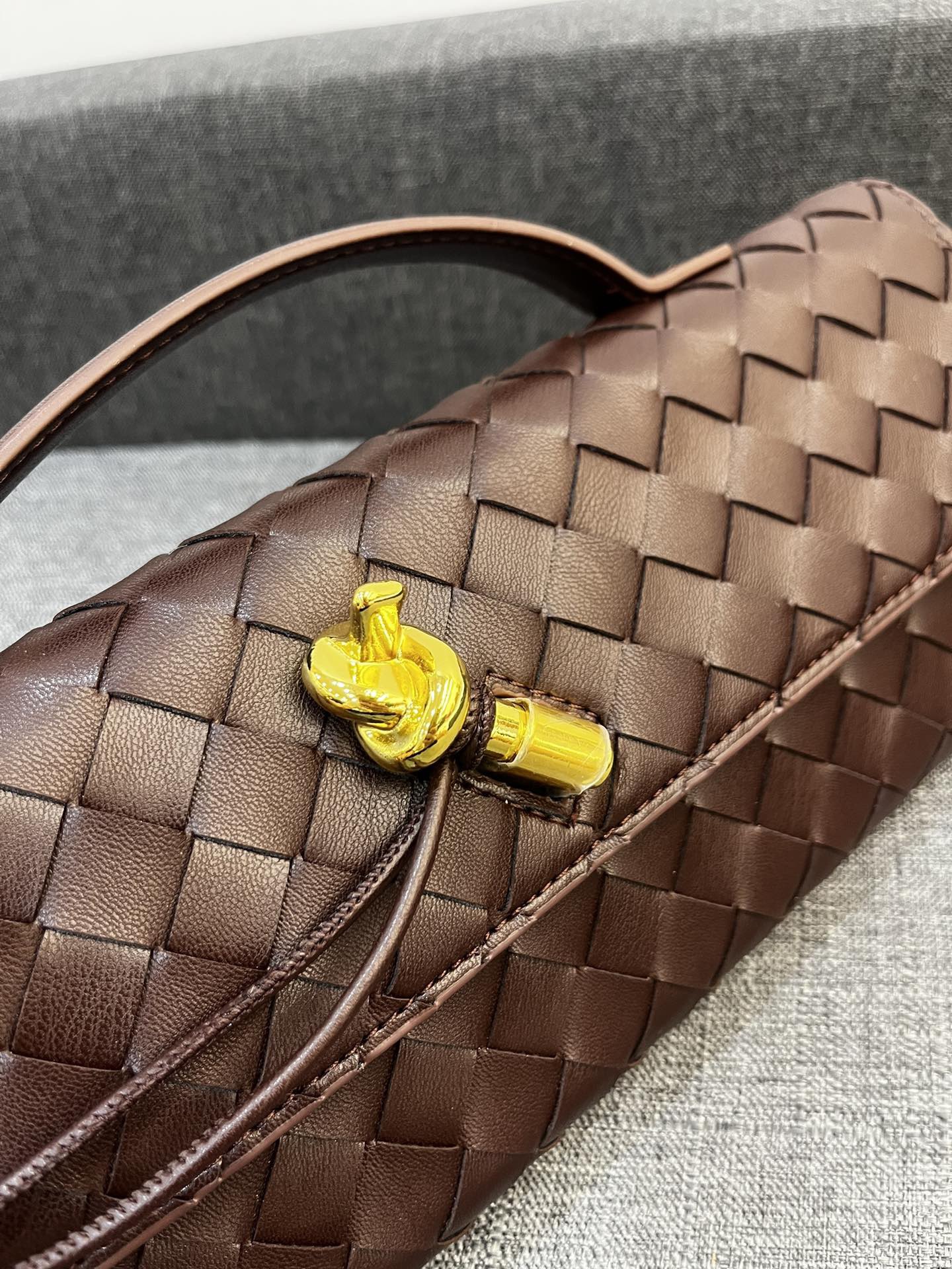 Bottega Veneta Andiamo Clutch 30*13*4cm