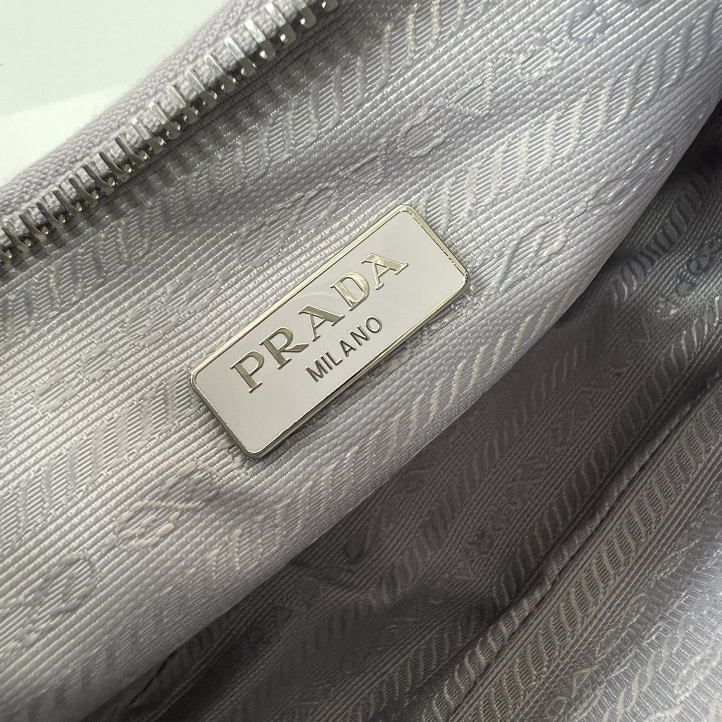 Prada 1NE204 Redition 2005 Women Bags 22*18*6.5cm