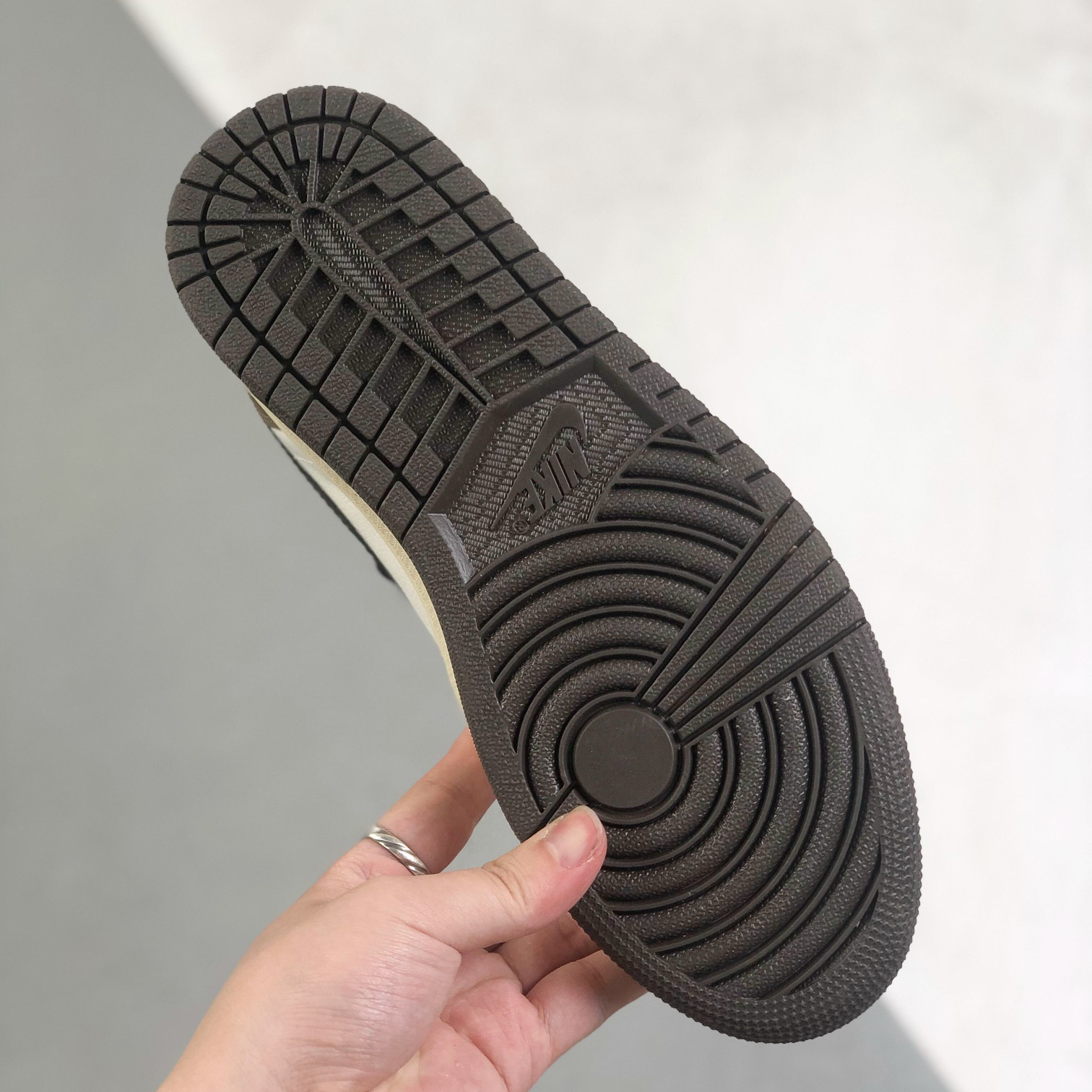 Nike Air Jordan 1 x Travis Scott High Top Sneaker Shoes Gr. 36-46