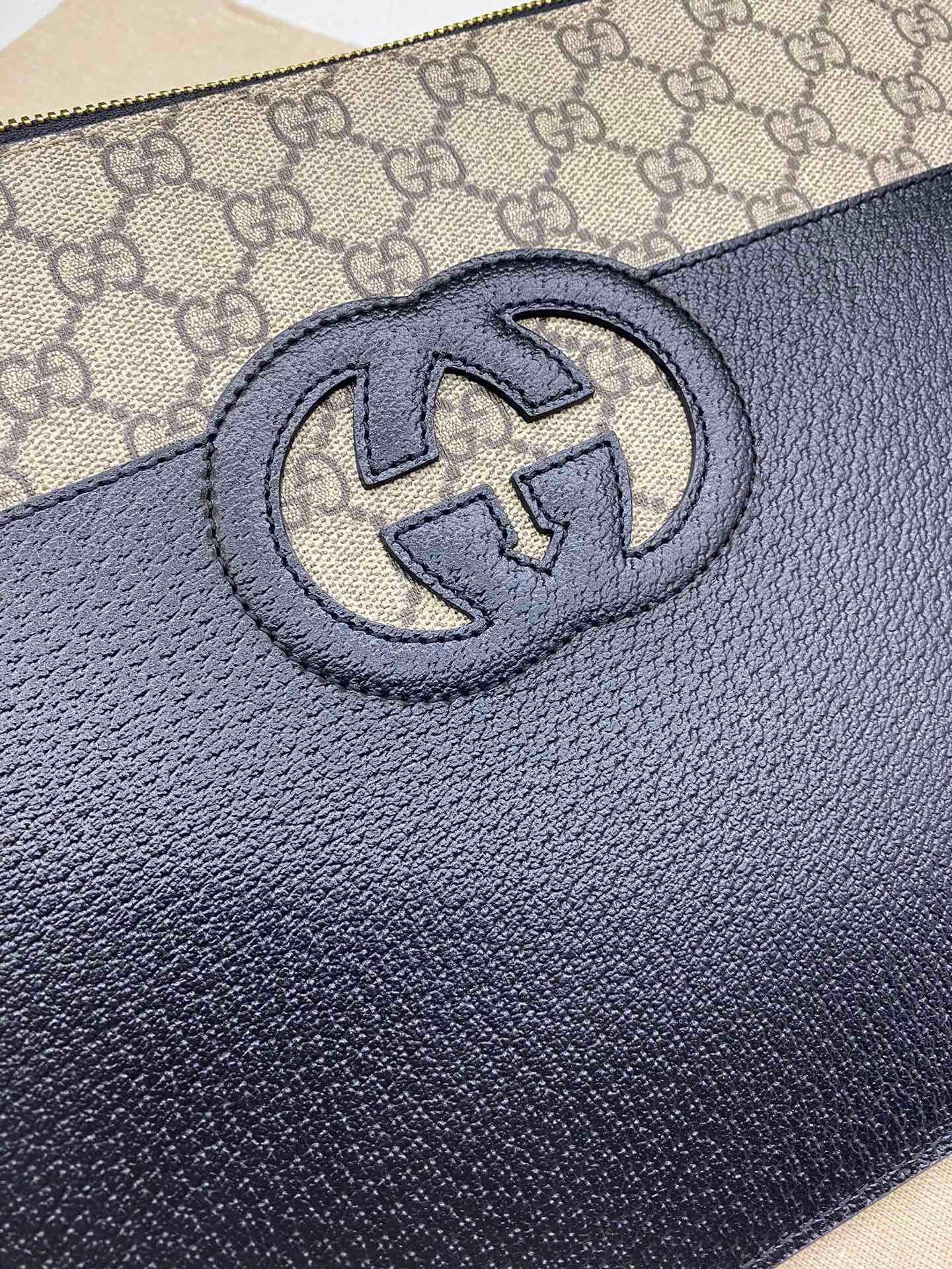 Gucci GG Supreme Unisex Clutch Bags 30*21cm