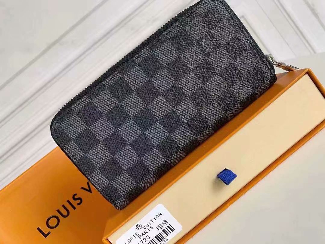 Louis Vuitton Men Wallet M61723 19*10*4cm