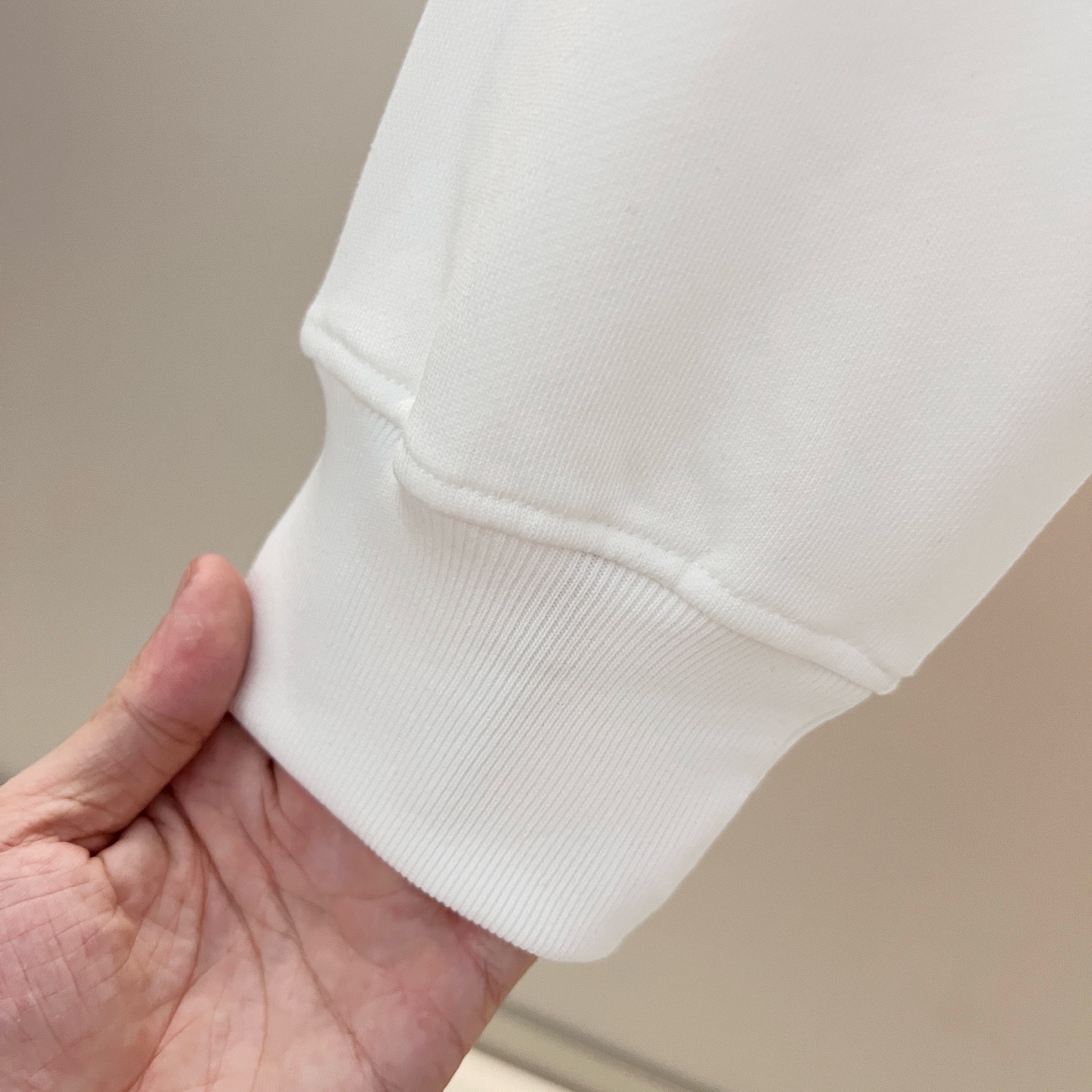 Burberry Unisex Sweatshirt Size S-XL