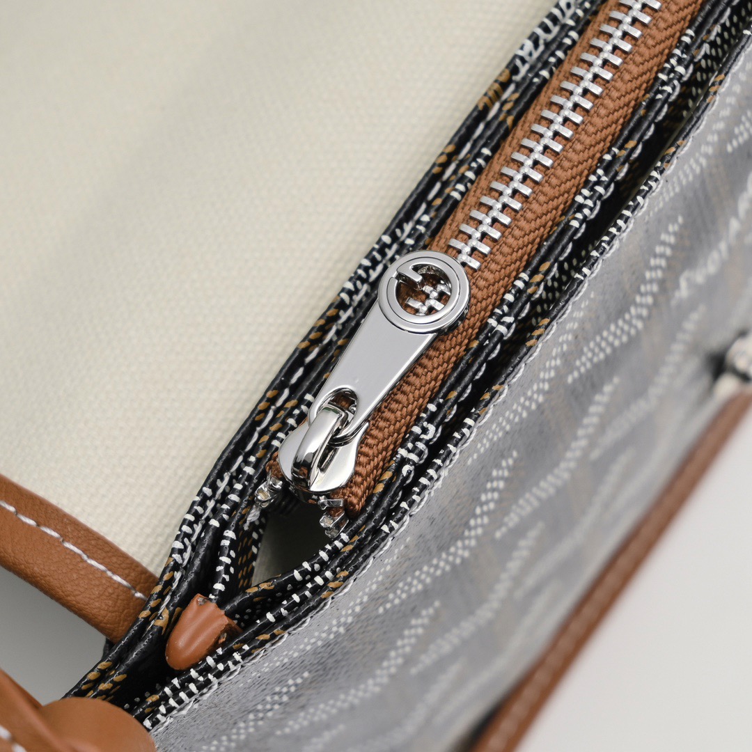 Goyard Shoulder Bags Size 20.5*14*2cm