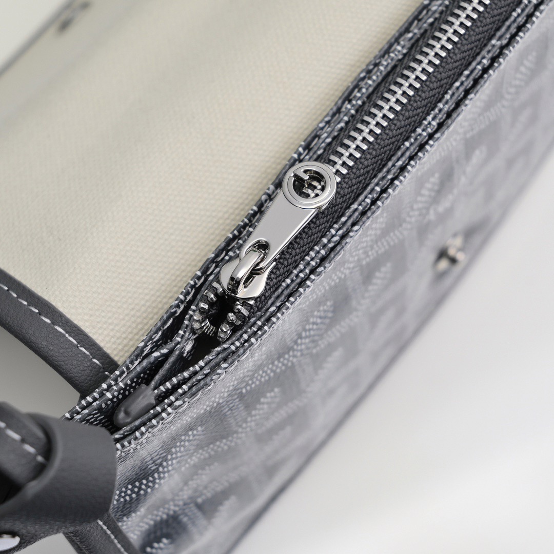 Goyard Shoulder Bags Size 20.5*14*2cm