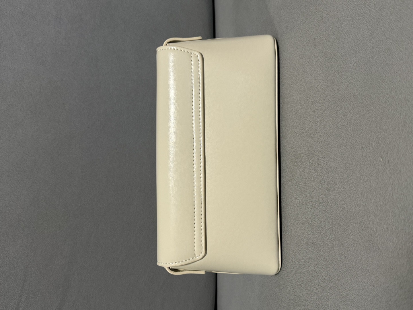 Celine 25ss Lulu Shoulder Bags Size 24*11.5*8cm