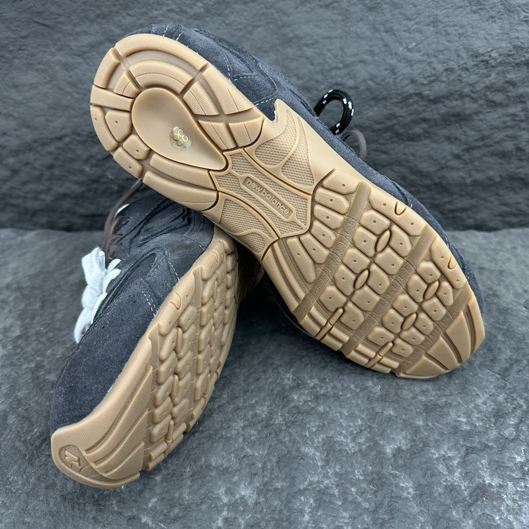 MiuMiu x New Balance Sneaker Size 35-46