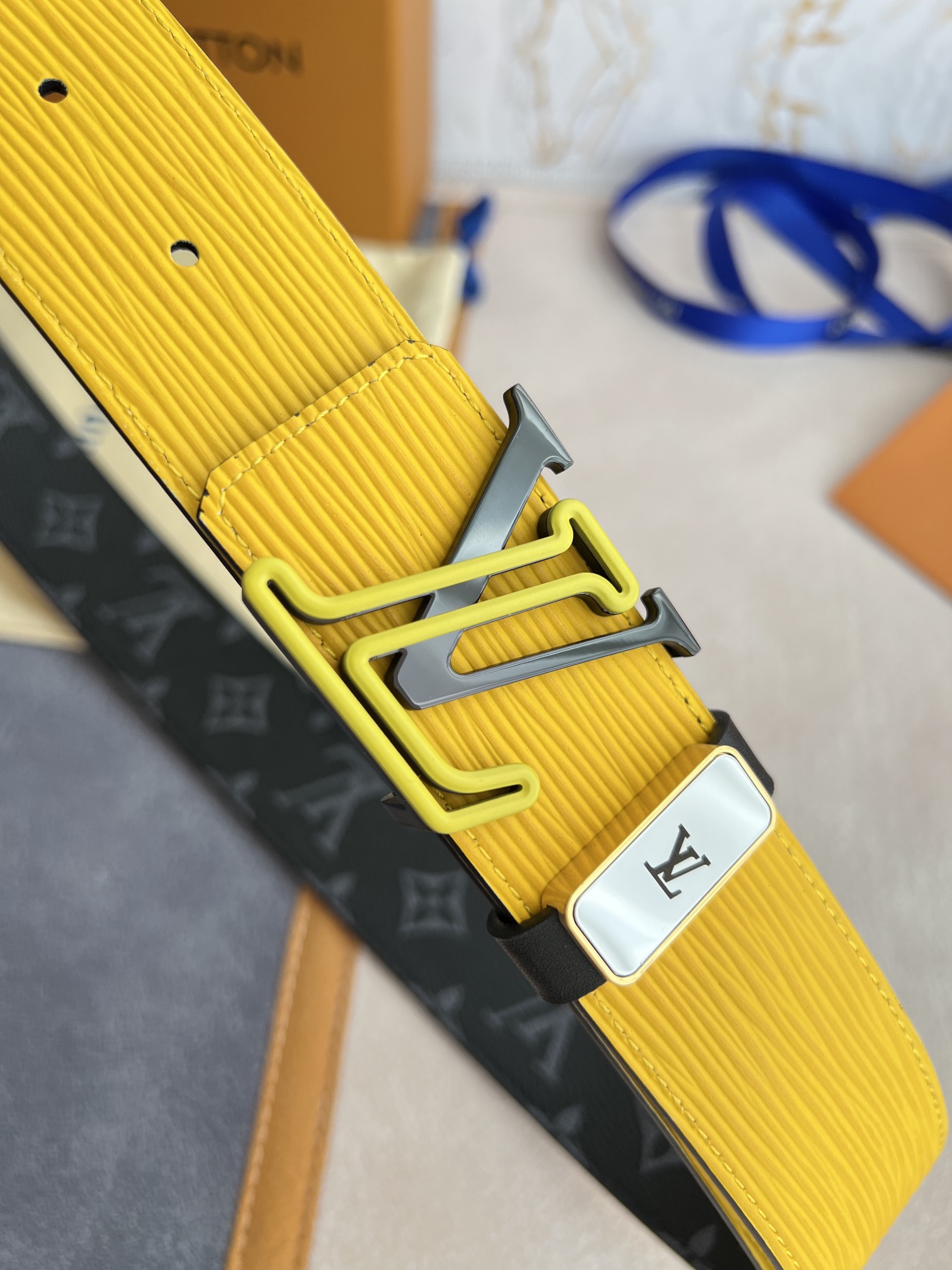 Louis Vuitton Men Belt Width 4cm