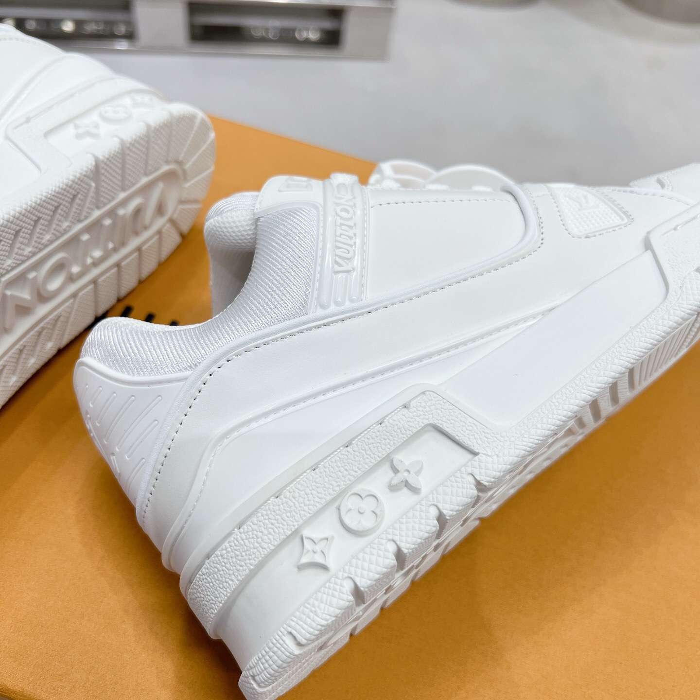 Louis Vuitton Trainer Sneaker White Size 36-46