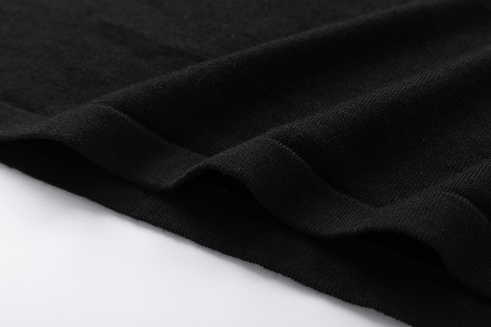 Prada Unisex T Shirt S-XL