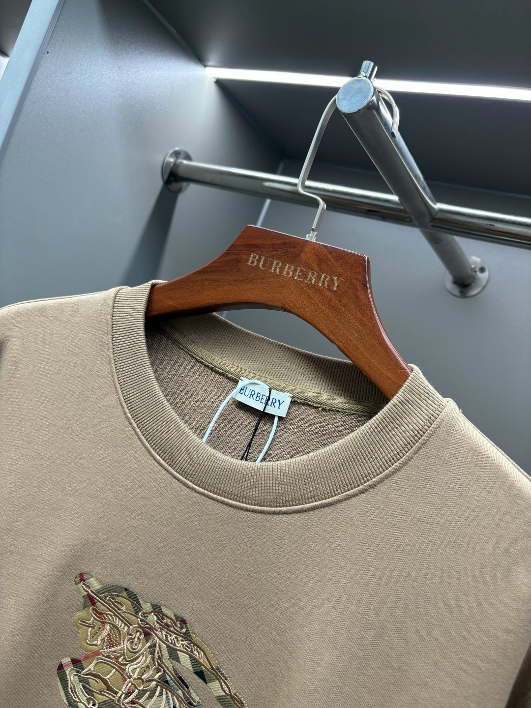 Burberry Unisex Sweatshirt Size S-XXL