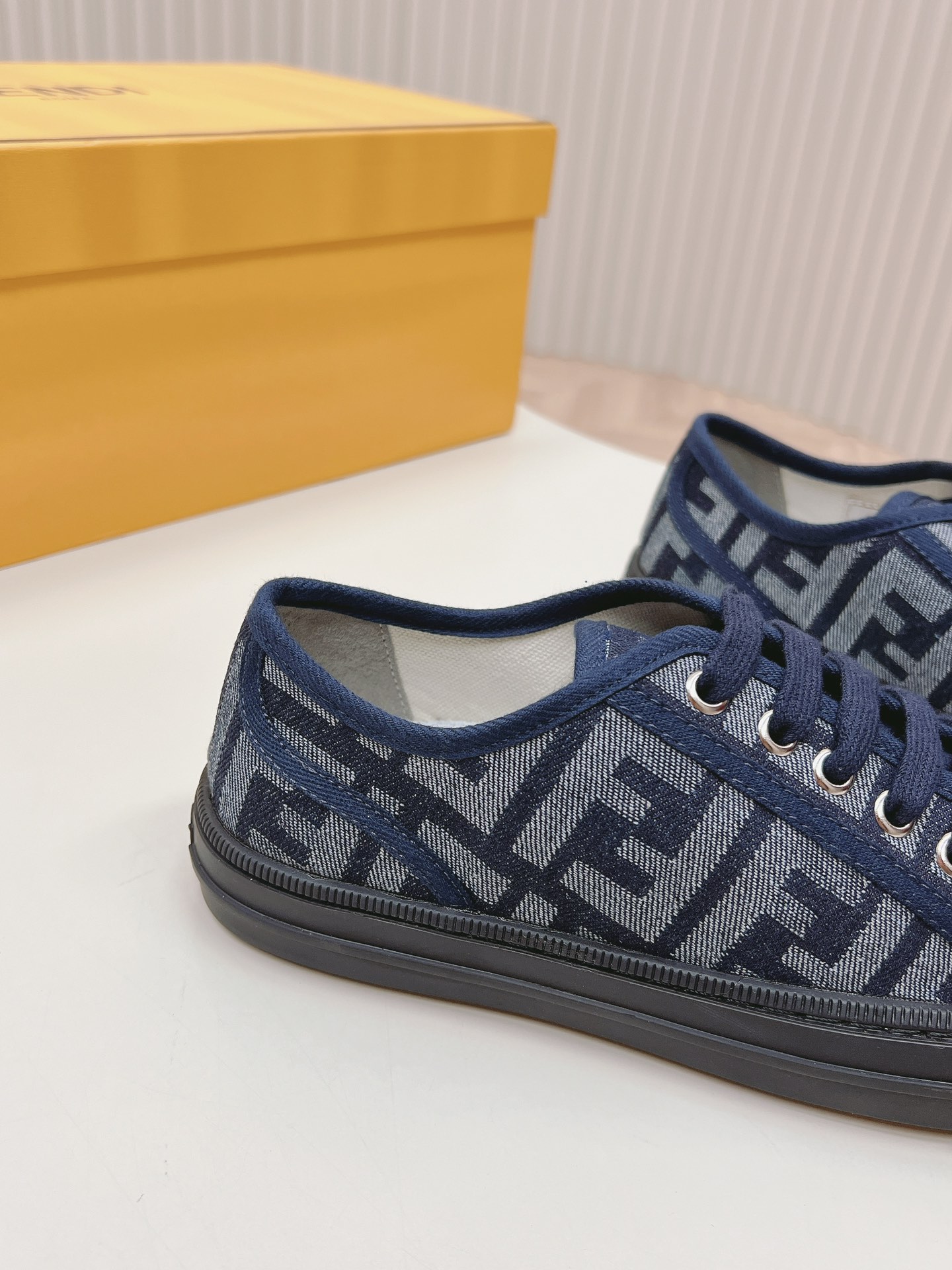 Fendi 2024ss New arrival Sneaker Size 36-40