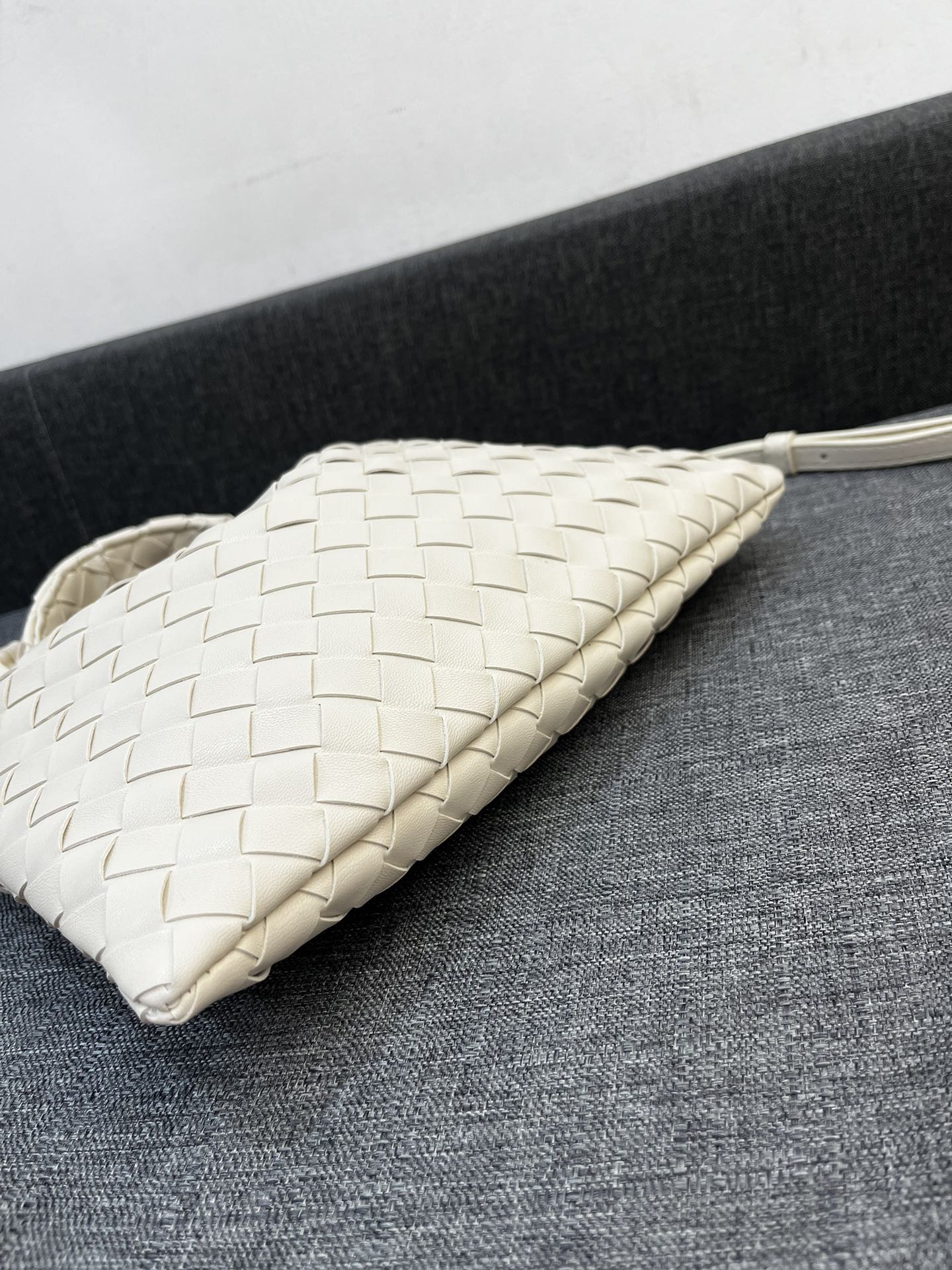 Bottega Veneta HO Shoulder Bags 28*17cm