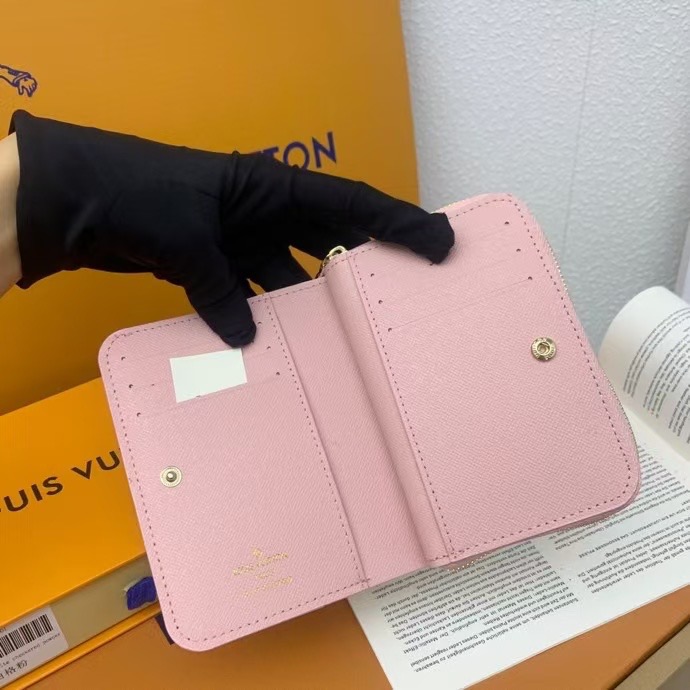 Louis Vuitton Women Card Holder M83689