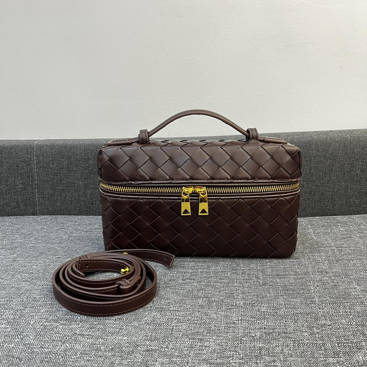 Bottega Veneta Vanity Case Shoulder Bags 24*13*6cm