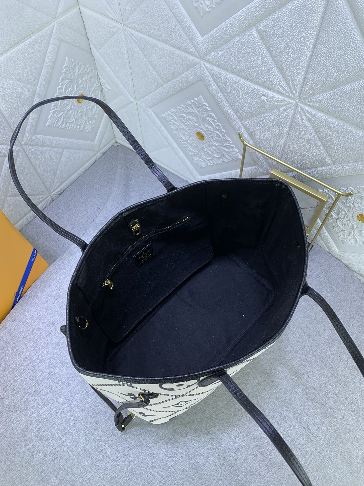 Louis Vuitton Shopping Bags 31*28*14cm