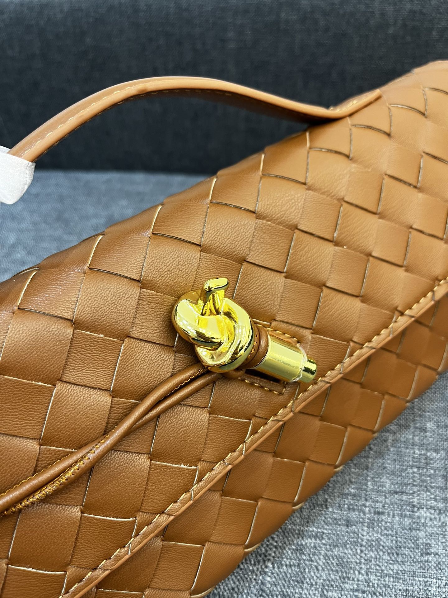 Bottega Veneta Andiamo Clutch 30*13*4cm