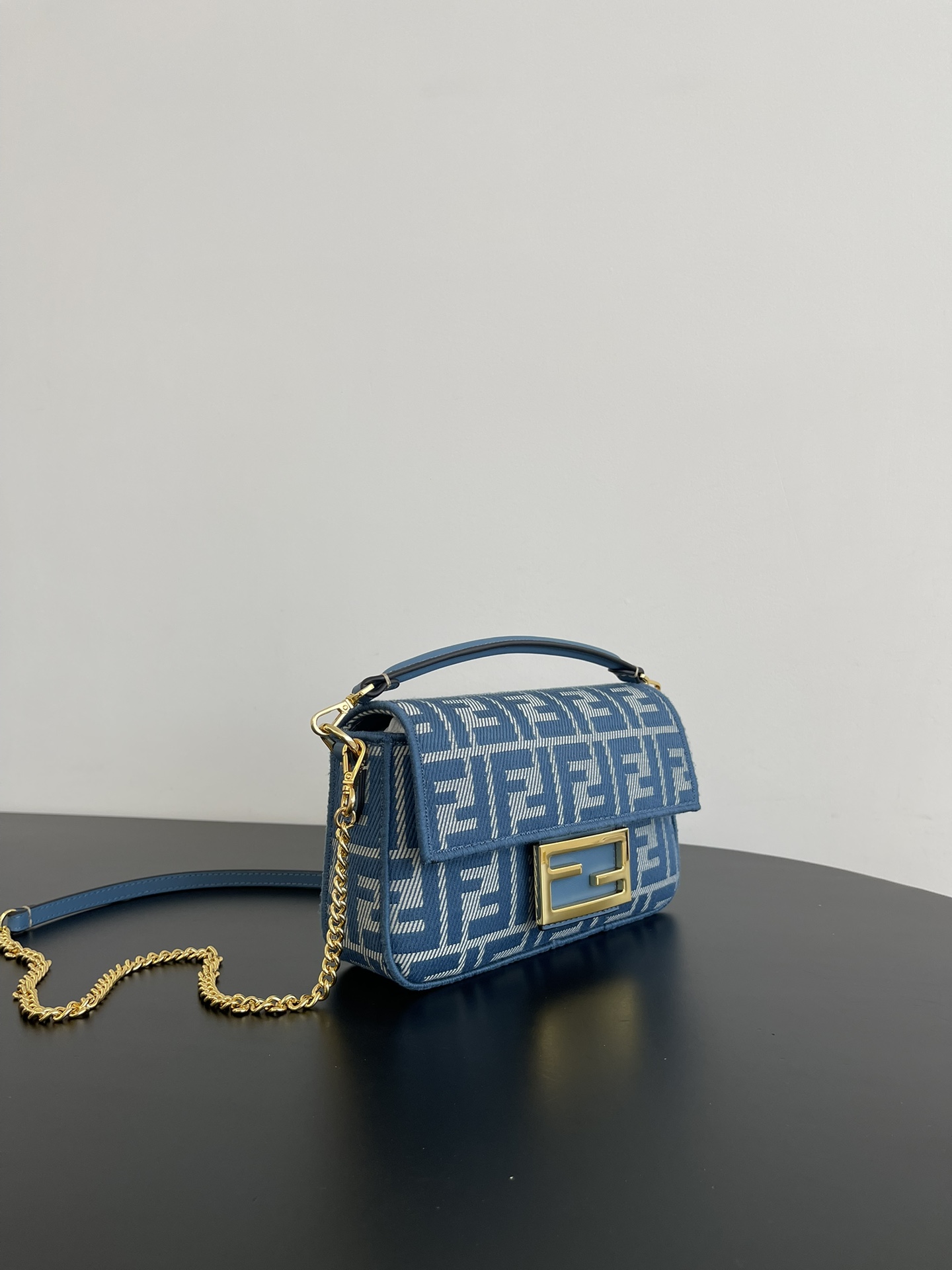 Fendi Baguette Shoulder Bags Small 19*10*4cm