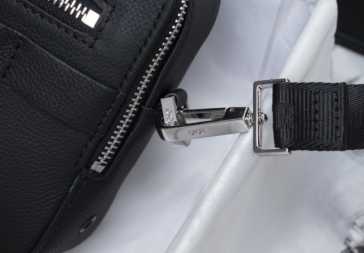 Dior Mens Shoulder Bags 22*15*5cm