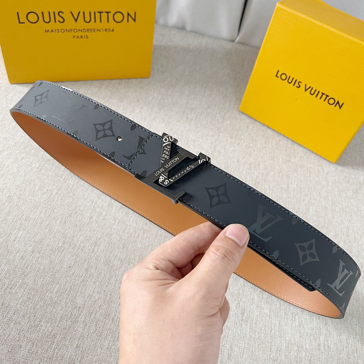Louis Vuitton Men Belt Width 4cm