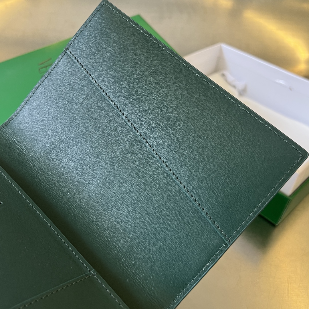 Bottega Veneta Card Holder Size 13*10cm