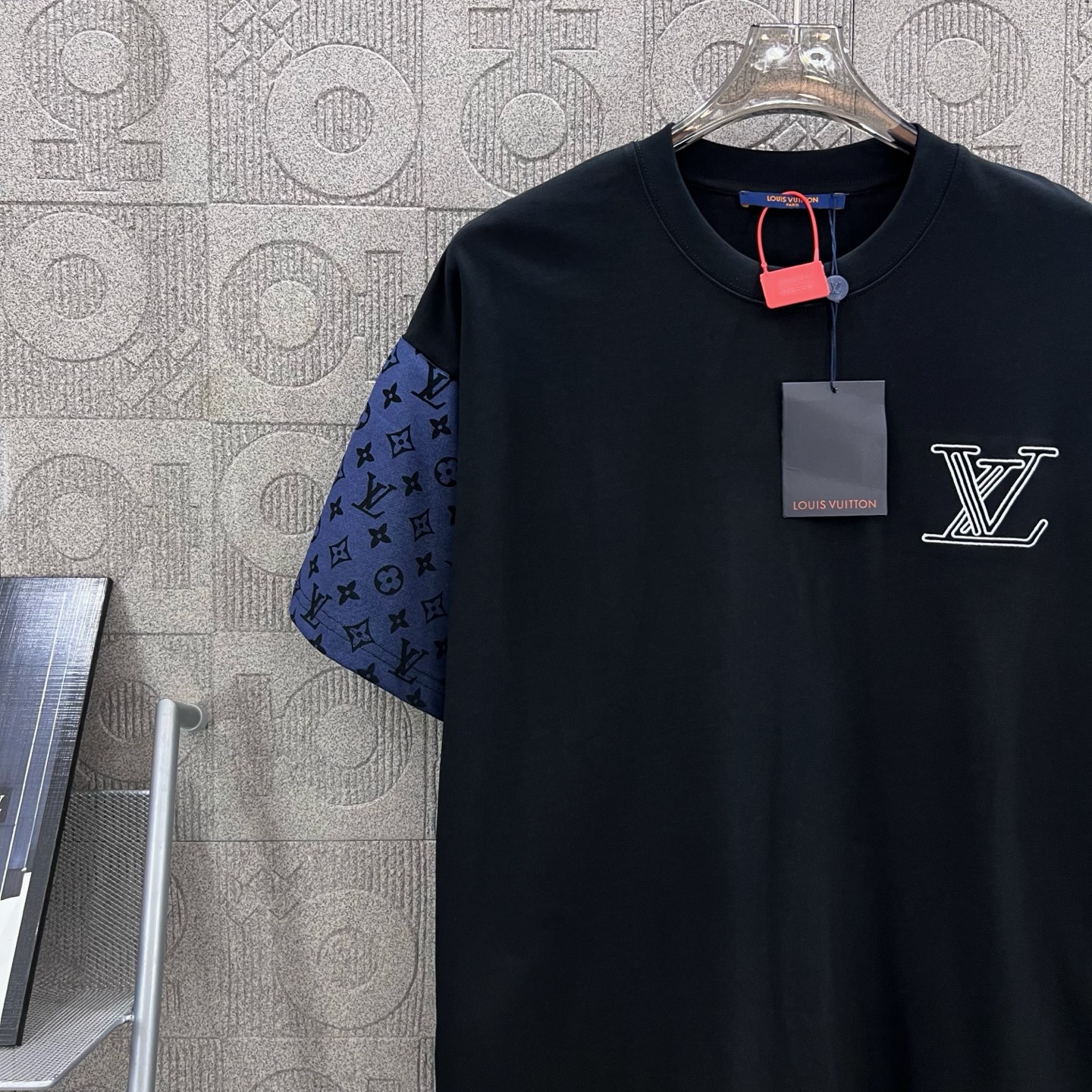 Louis Vuitton T Shirt  Embroider Logo Size XS-L