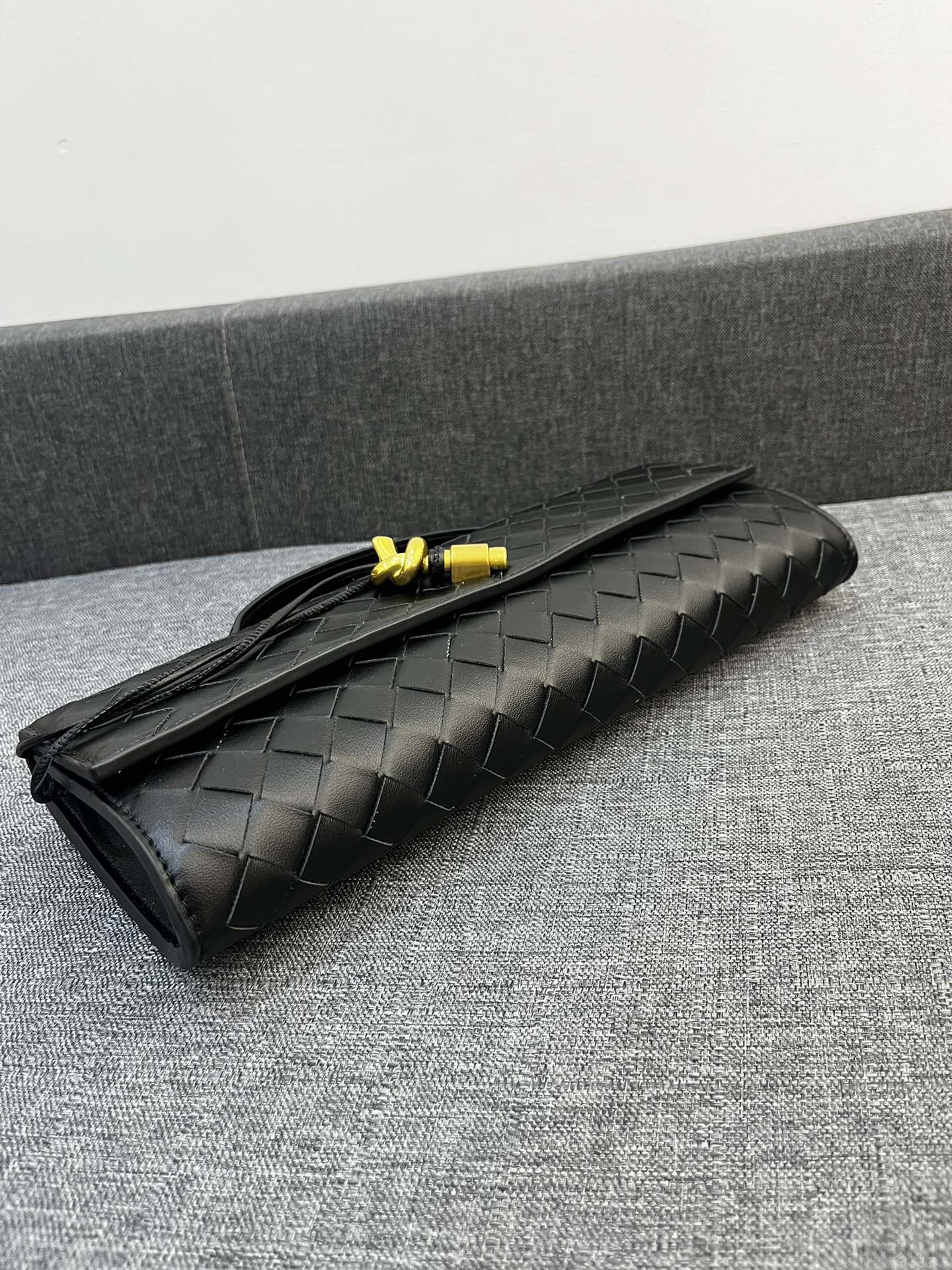 Bottega Veneta Andiamo Clutch 30*13*4cm