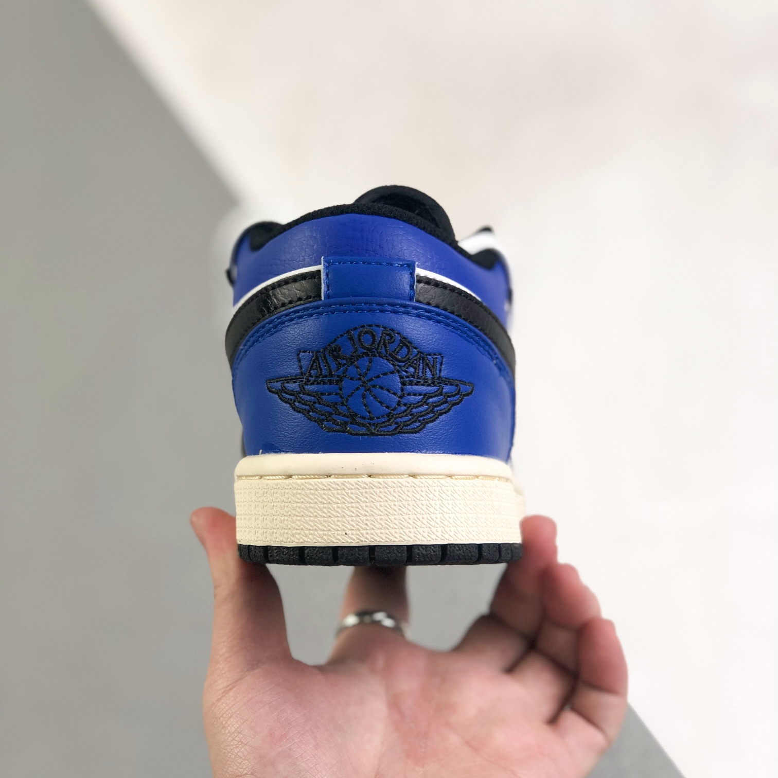 Nike Air Jordan 1 x OFF White Low Top Sneakers Shoes Gr. 36-46