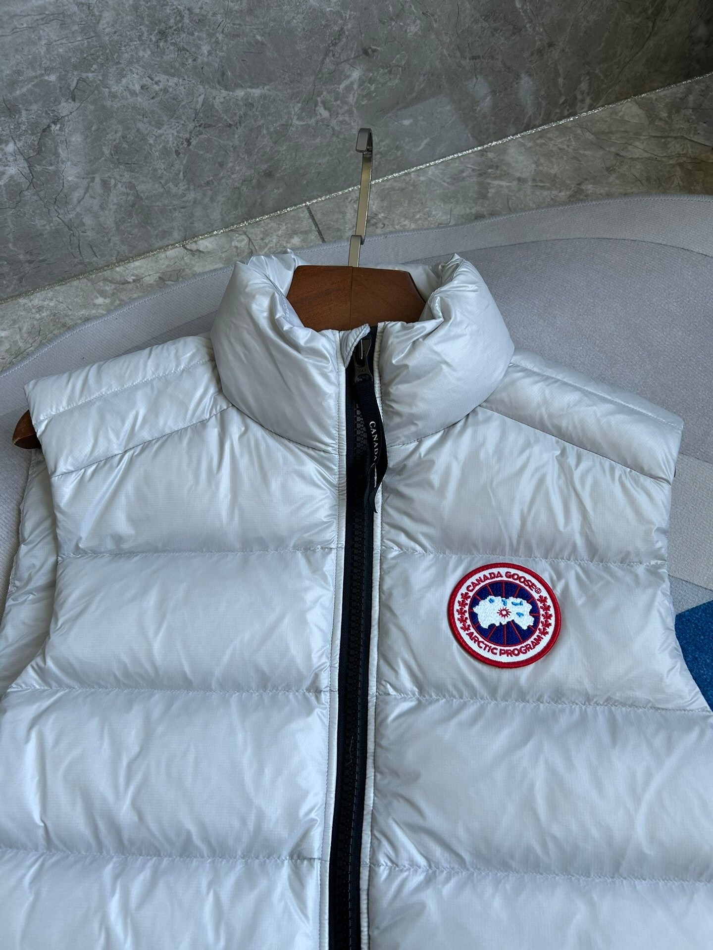 Canada Goose E2229 Crofton Vest-WD Men Winter Vest Size S-XXL