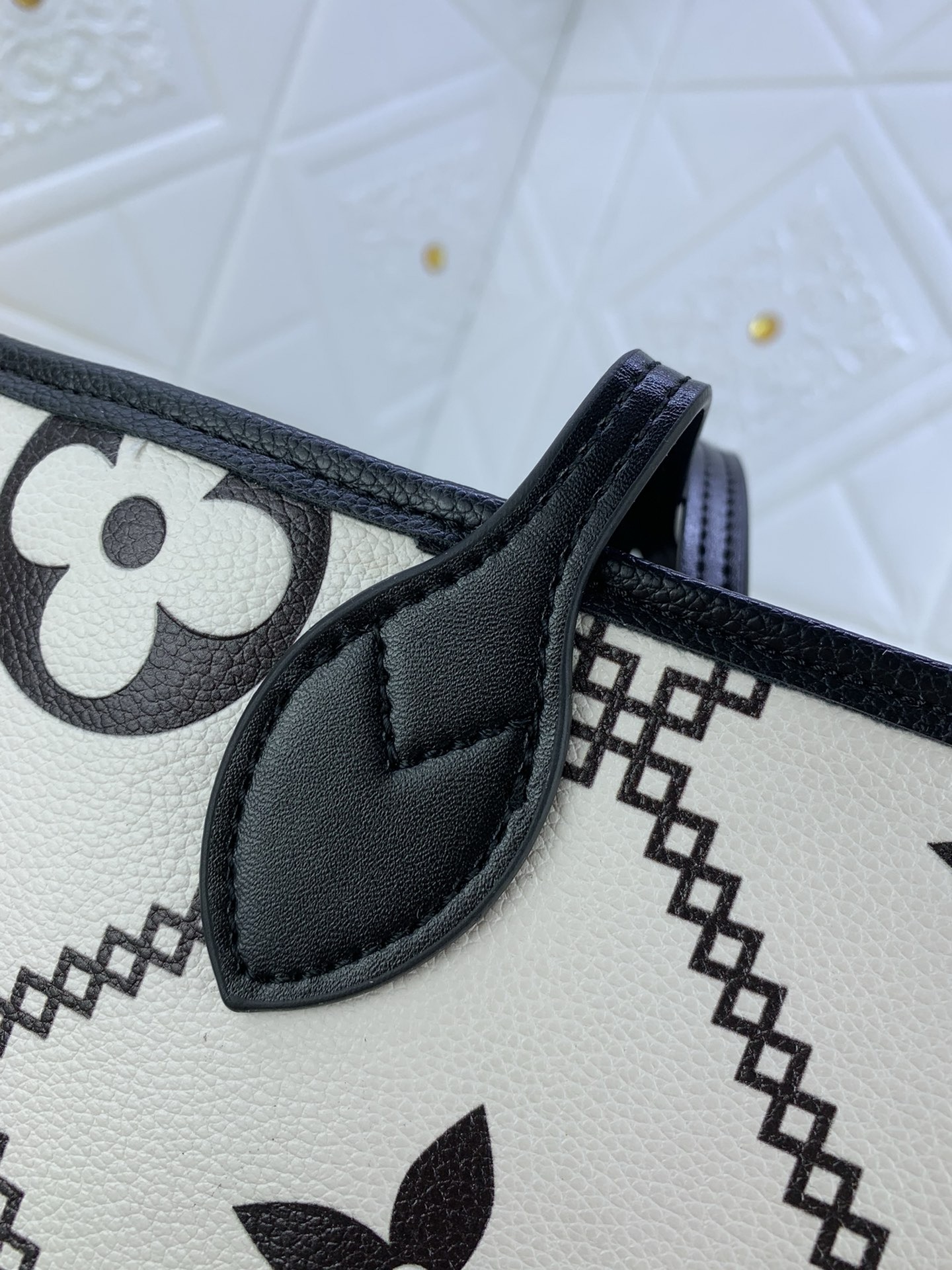 Louis Vuitton Shopping Bags 31*28*14cm