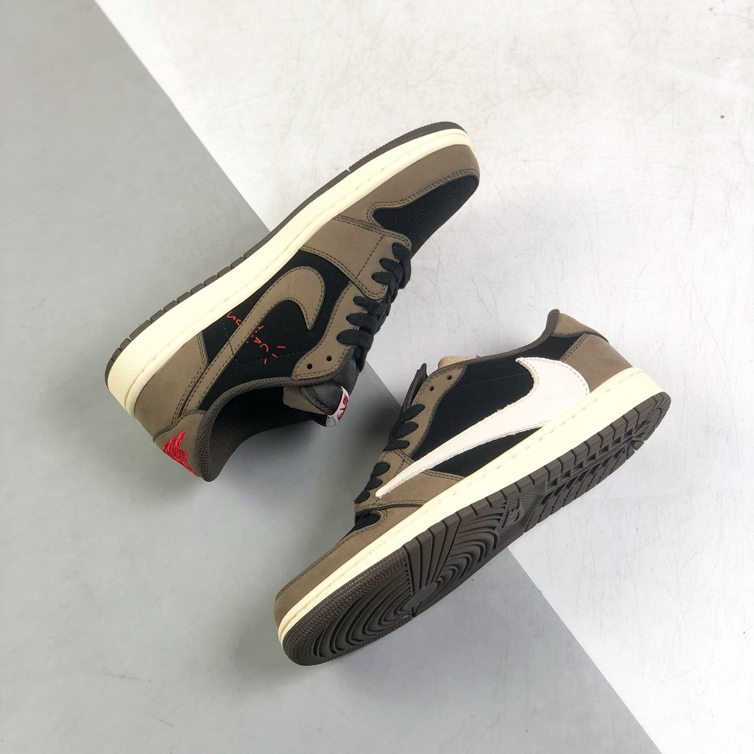 Nike Air Jordan 1 x Travis Scott Low Top Sneaker Shoes Gr. 36-46