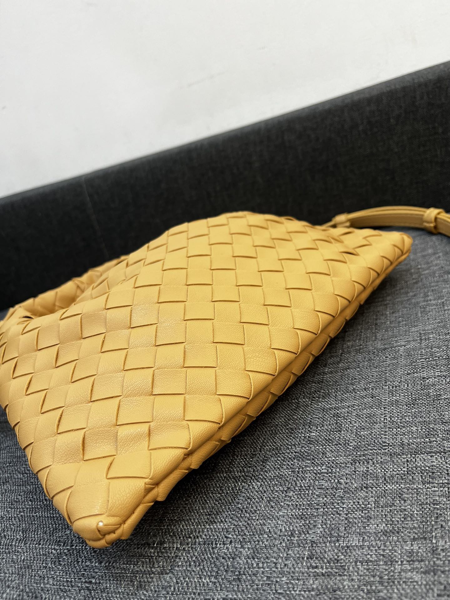 Bottega Veneta HO Shoulder Bags 28*17cm