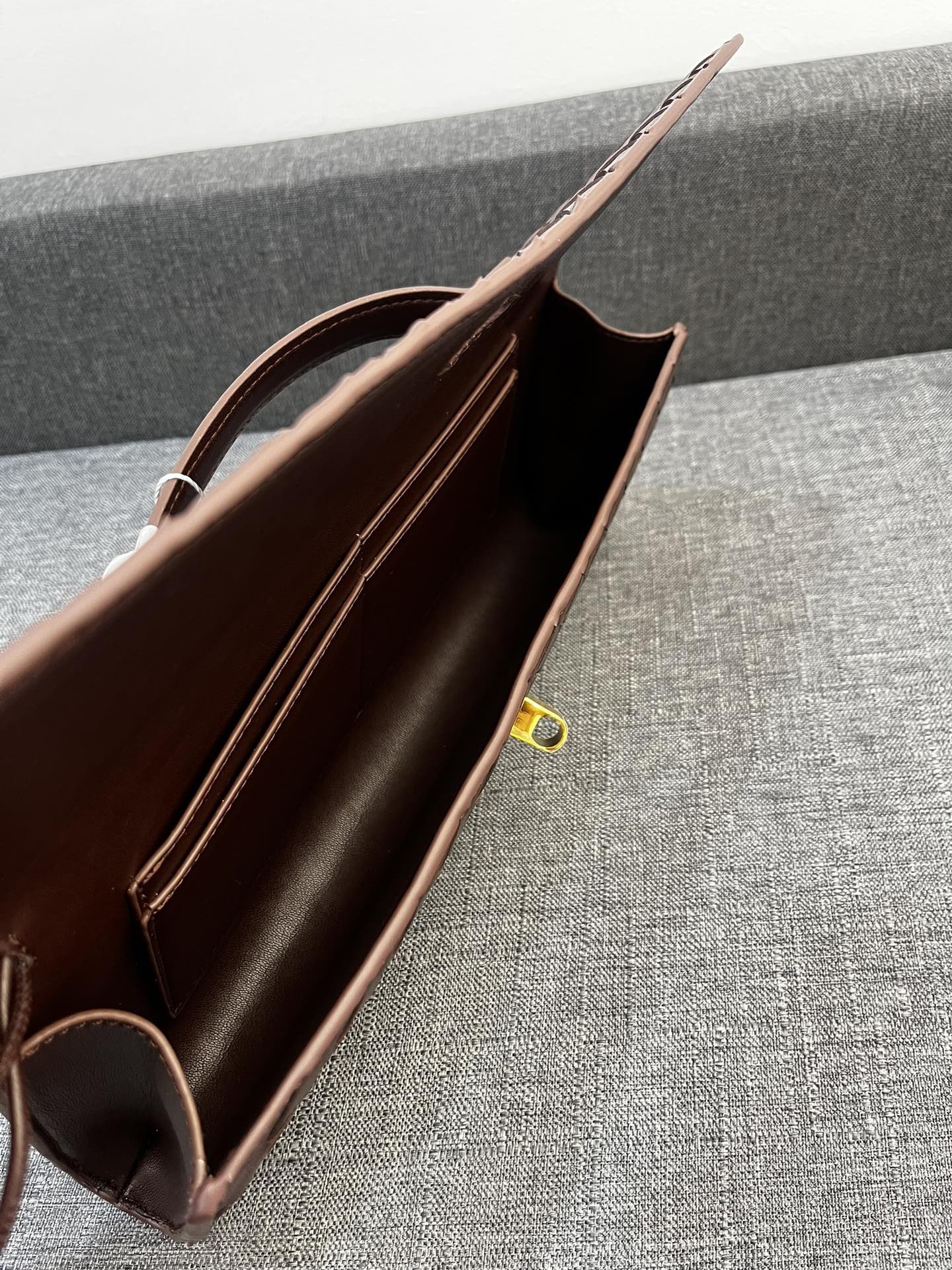 Bottega Veneta Andiamo Clutch 30*13*4cm