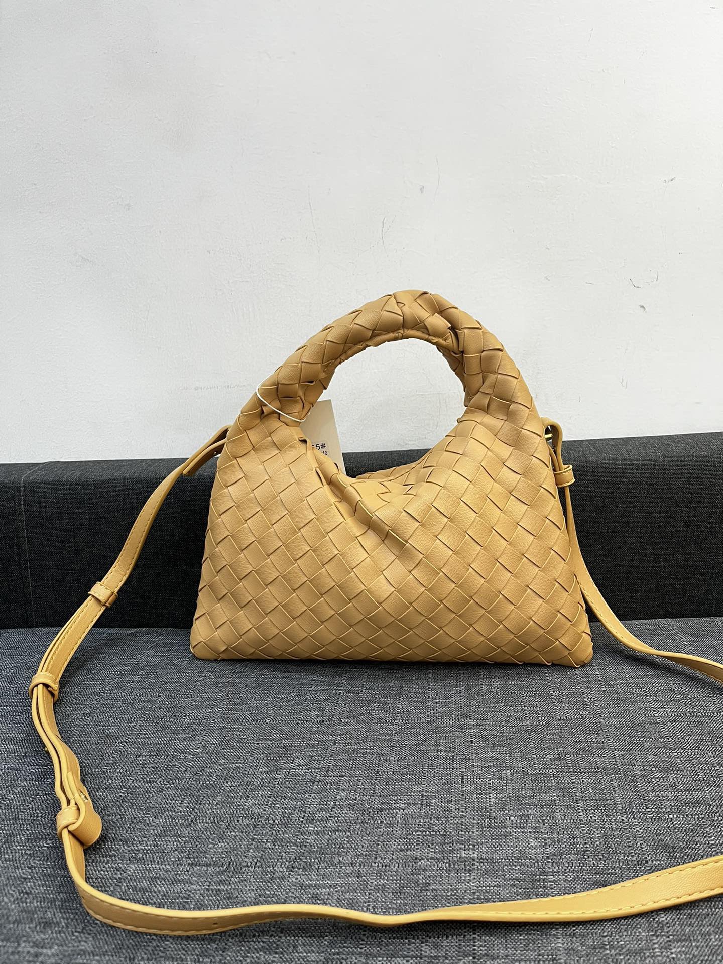 Bottega Veneta HO Shoulder Bags 28*17cm