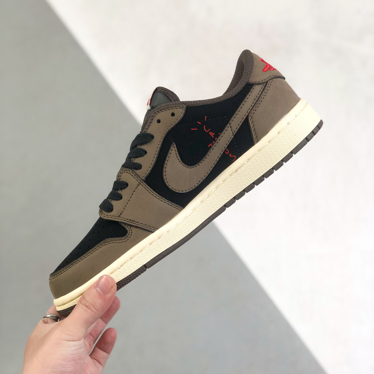 Nike Air Jordan 1 x Travis Scott Low Top Sneaker Shoes Gr. 36-46
