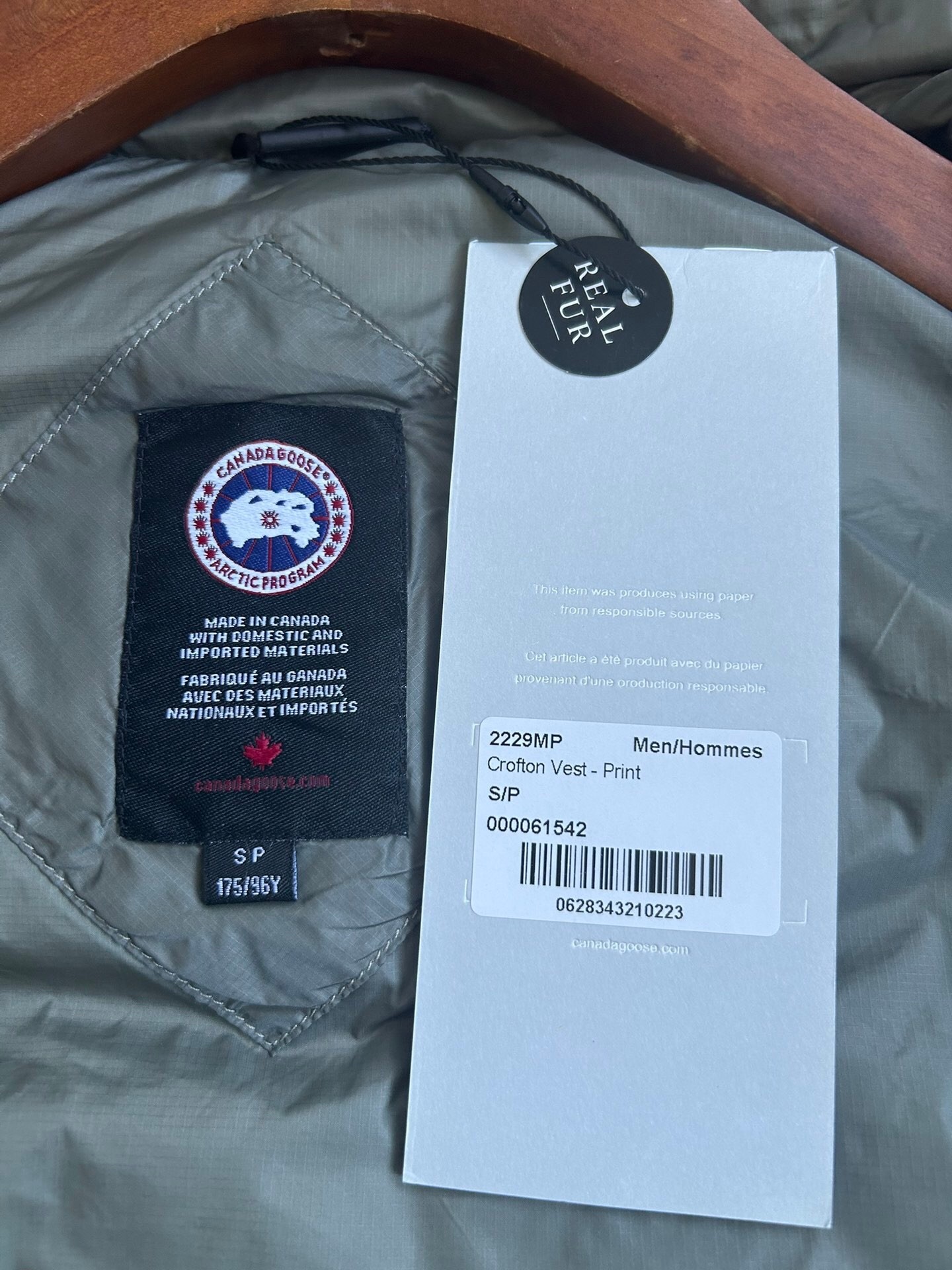 Canada Goose E2229 Crofton Vest-WD Men Winter Vest Size S-XXL
