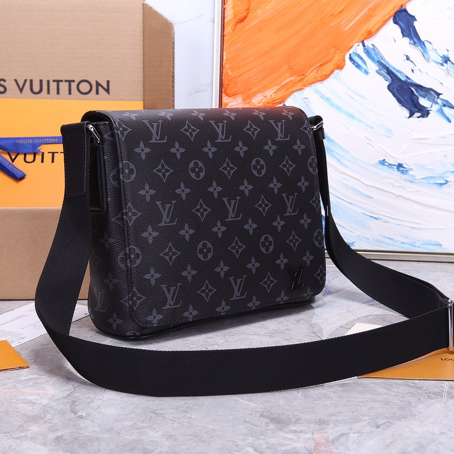 Louis Vuitton M46255 District Men Bags Size 26*20*7cm