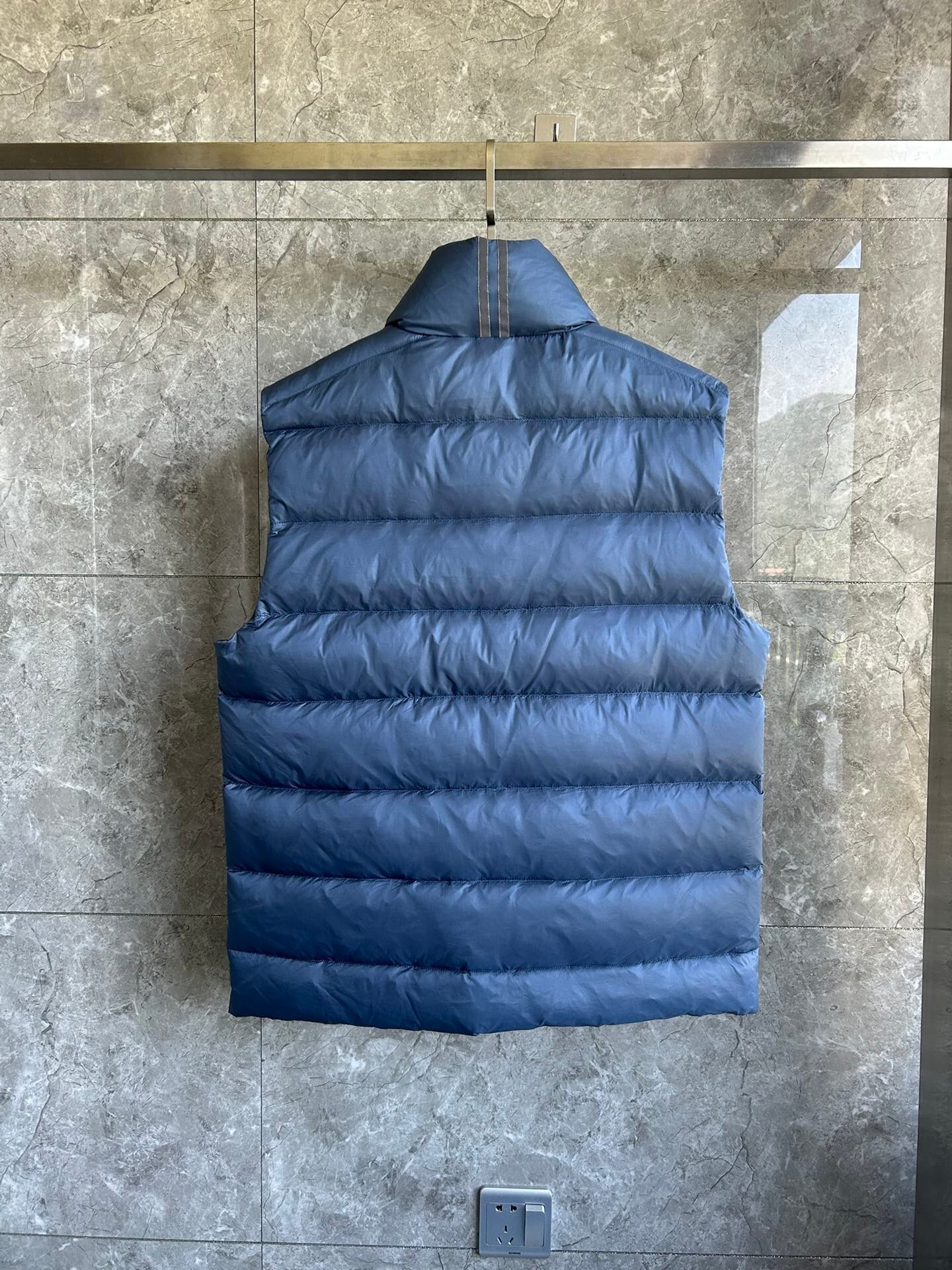 Canada Goose E2229 Crofton Vest-WD Men Winter Vest Size S-XXL