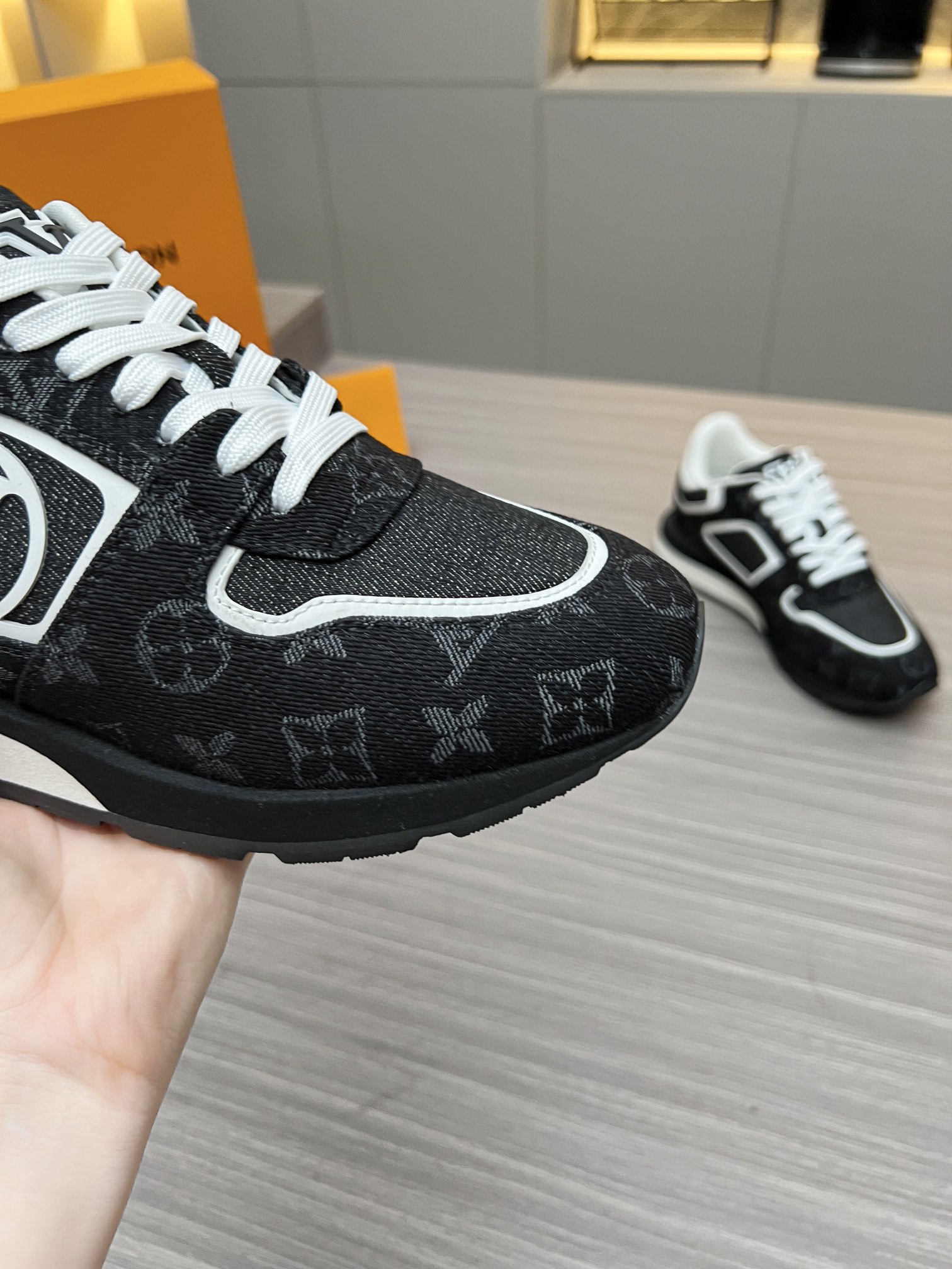 Louis Vuitton 2024ss Runaway Sneaker Size 40-46