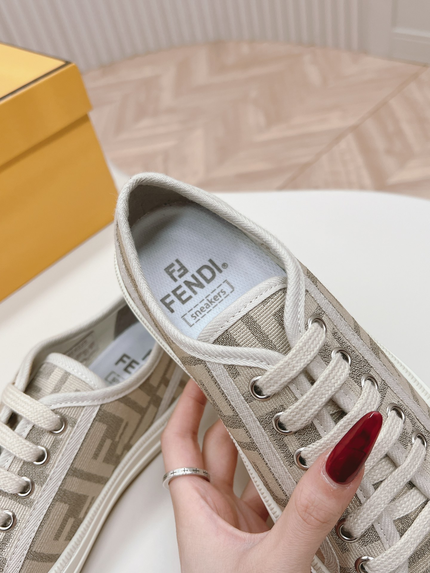 Fendi 2024ss New arrival Sneaker Size 36-40