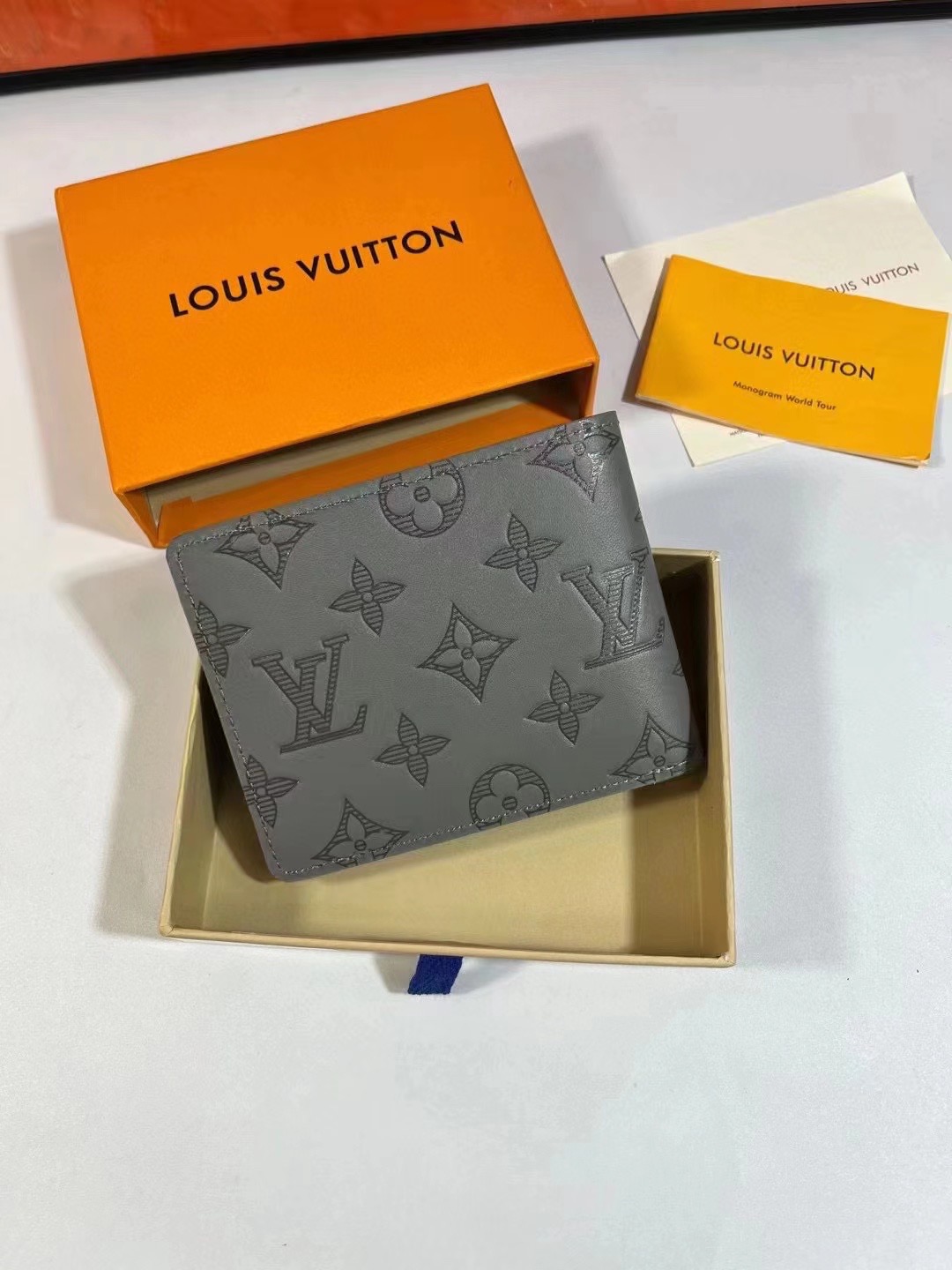 Louis Vuitton Men Wallet M62901 11.5*9*1.5cm