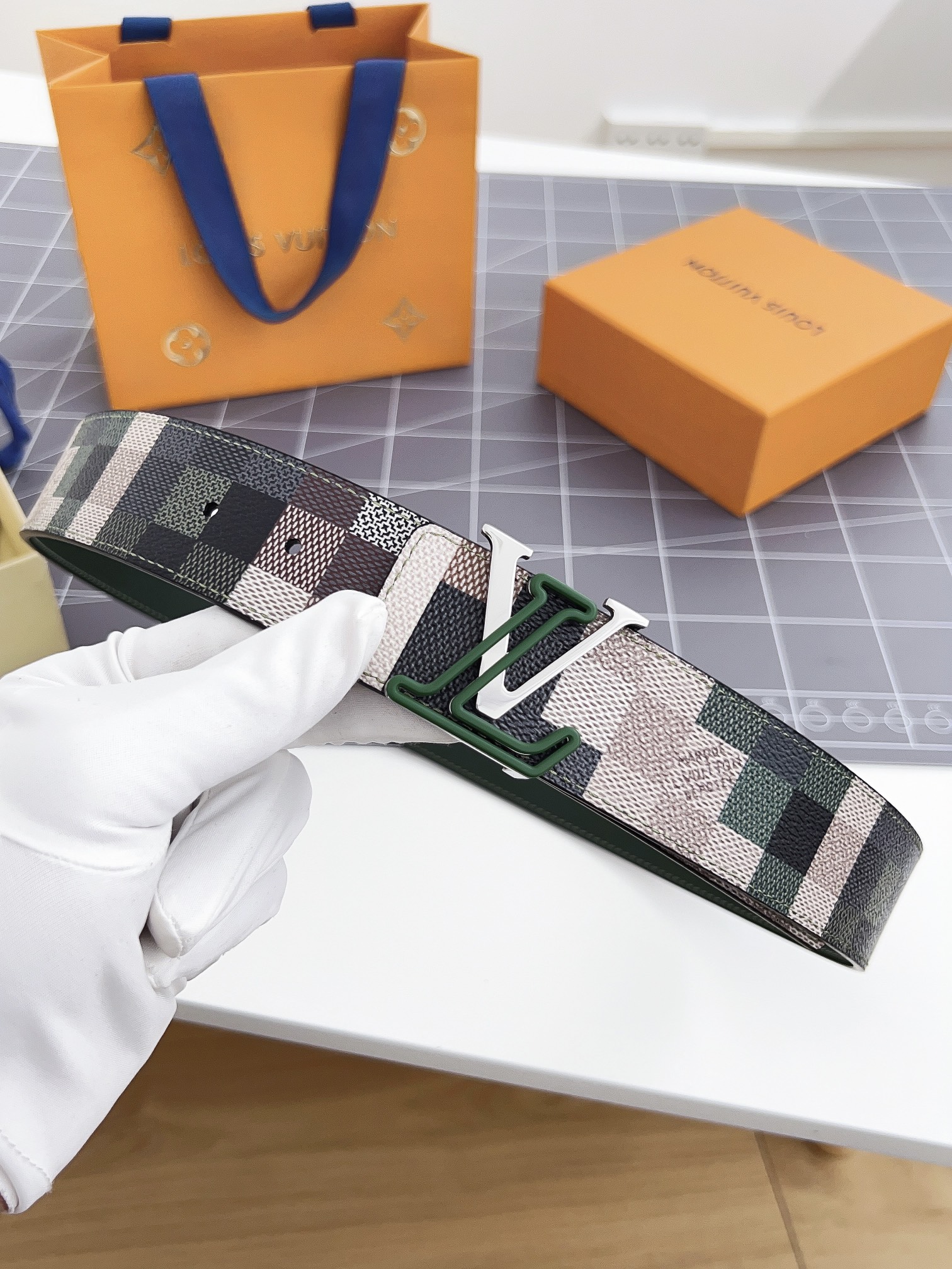 Louis Vuitton Men Belt Width 4cm