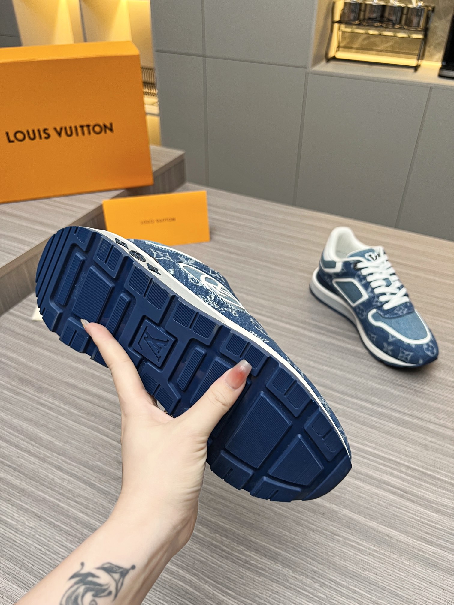 Louis Vuitton 2024ss Runaway Sneaker Size 40-46