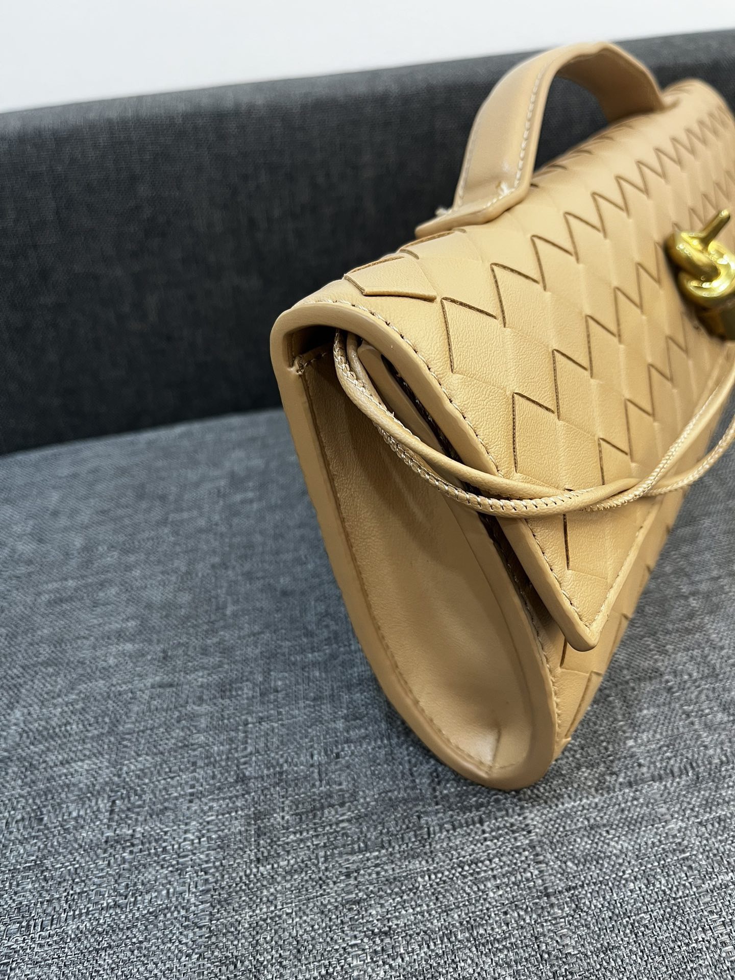Bottega Veneta Andiamo Clutch 30*13*4cm