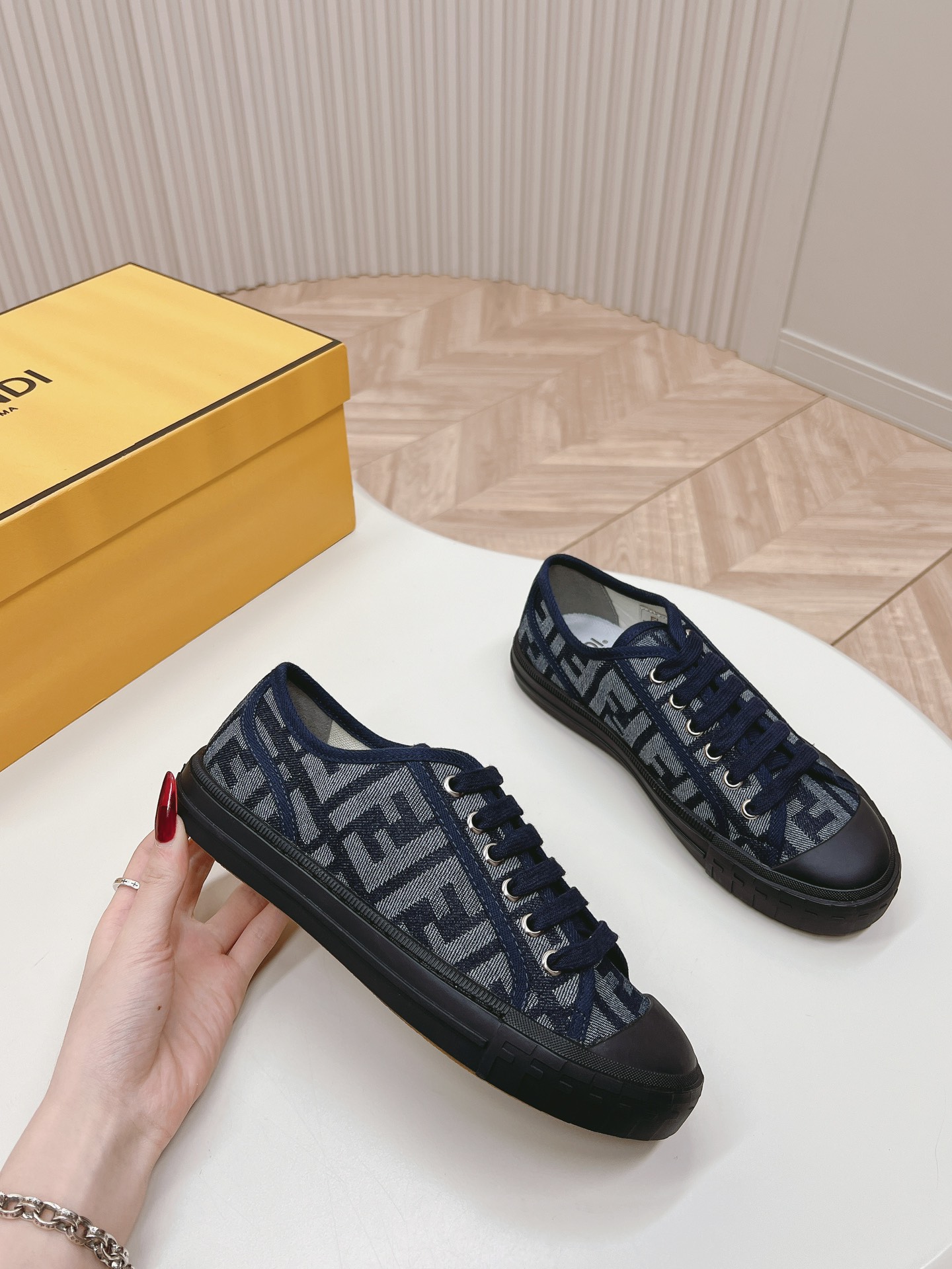 Fendi 2024ss New arrival Sneaker Size 36-40