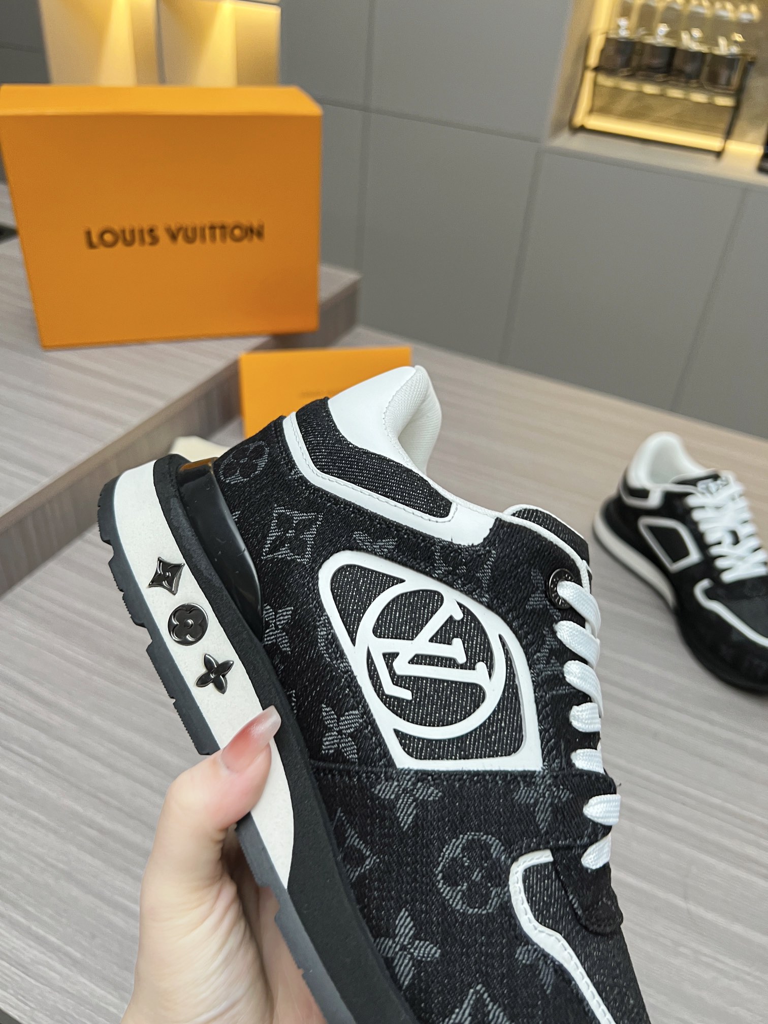 Louis Vuitton 2024ss Runaway Sneaker Size 40-46
