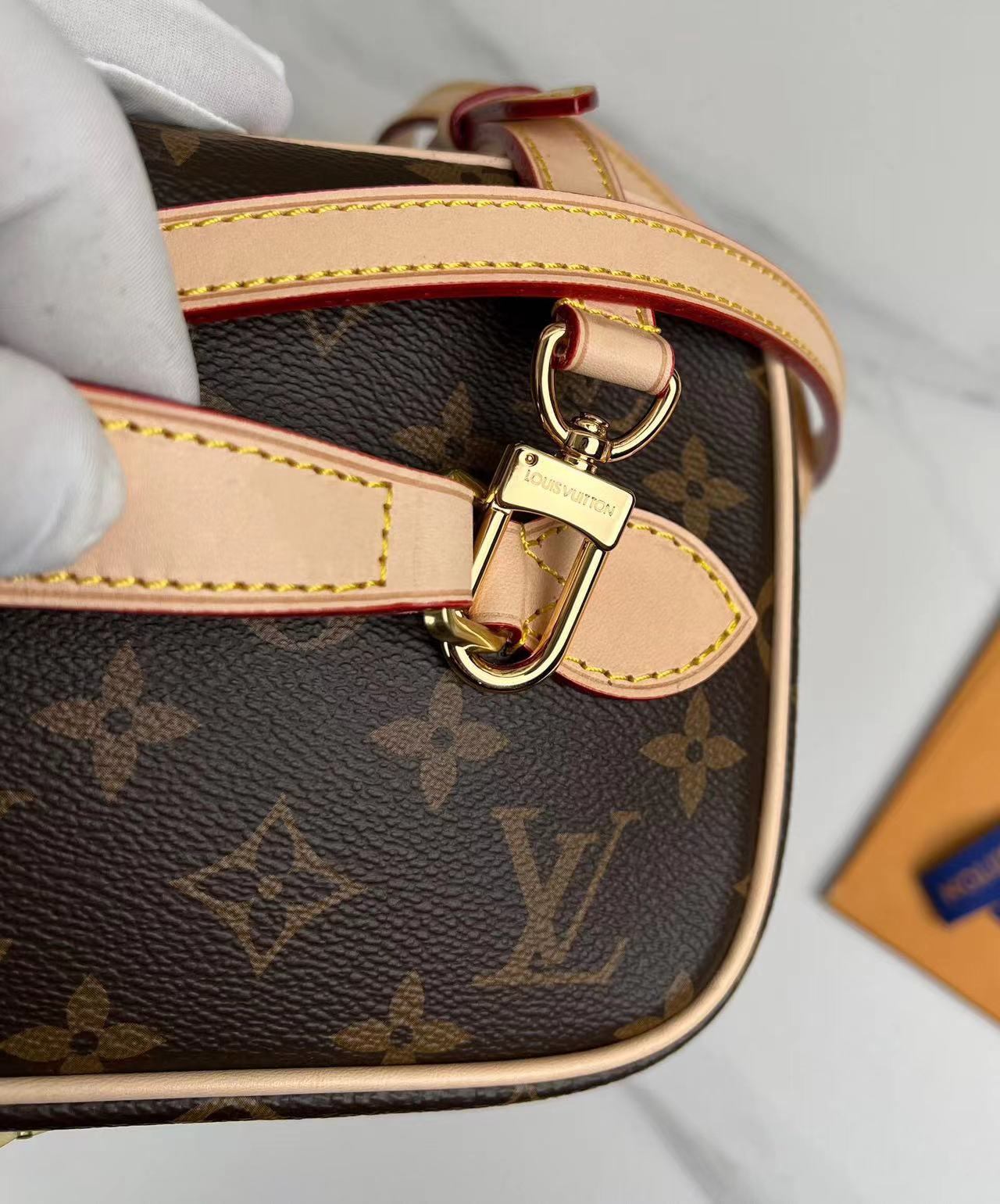 Louis Vuitton M42265 Women Shoulder Bags 24*18*14.5cm