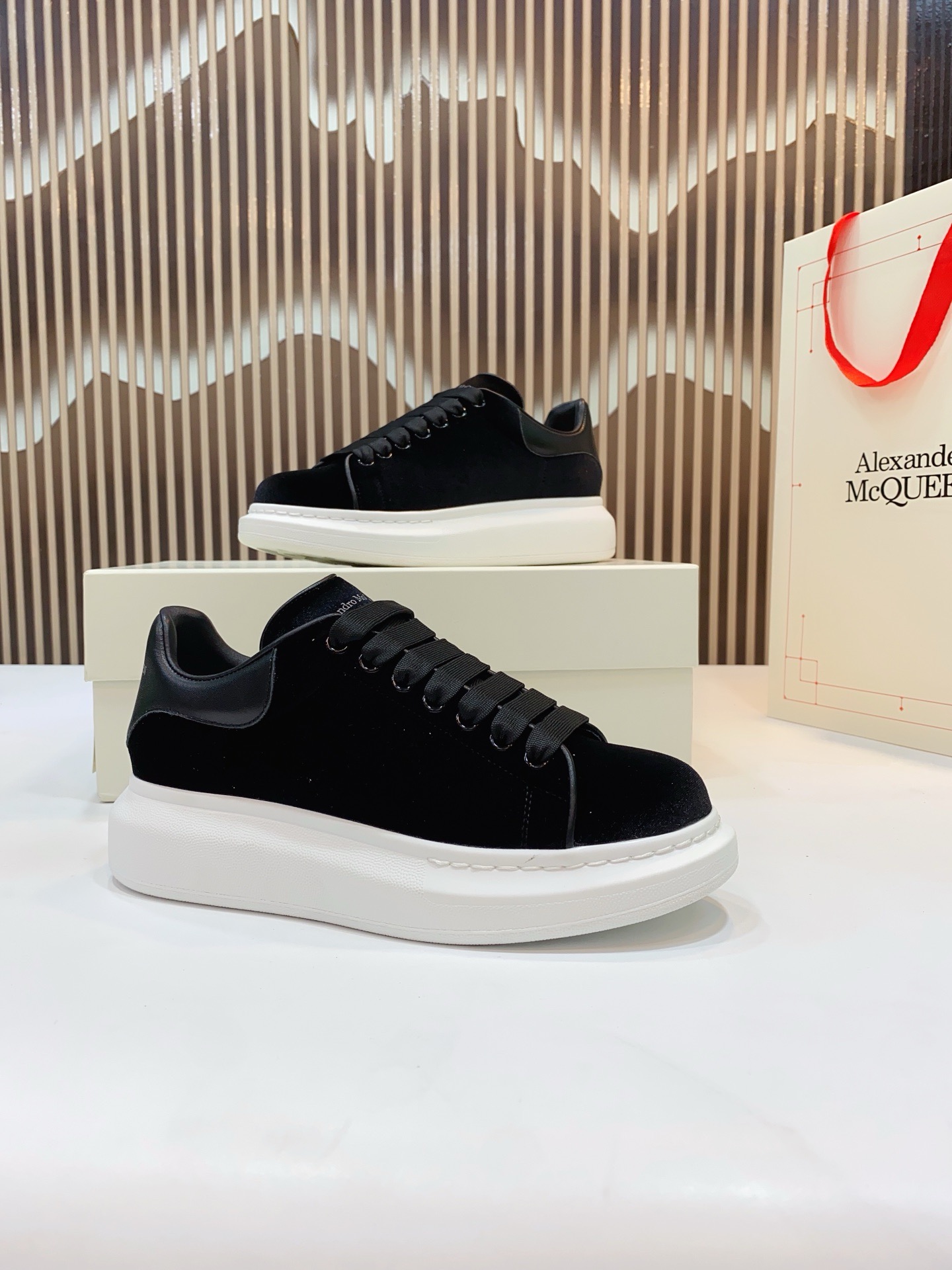 Alexander McQueen OVERSIZED Sneaker Size 35-45