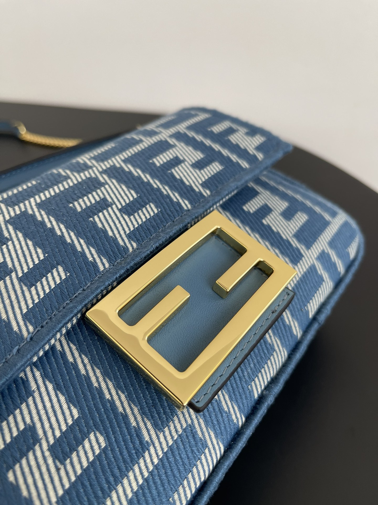 Fendi Baguette Shoulder Bags Small 19*10*4cm