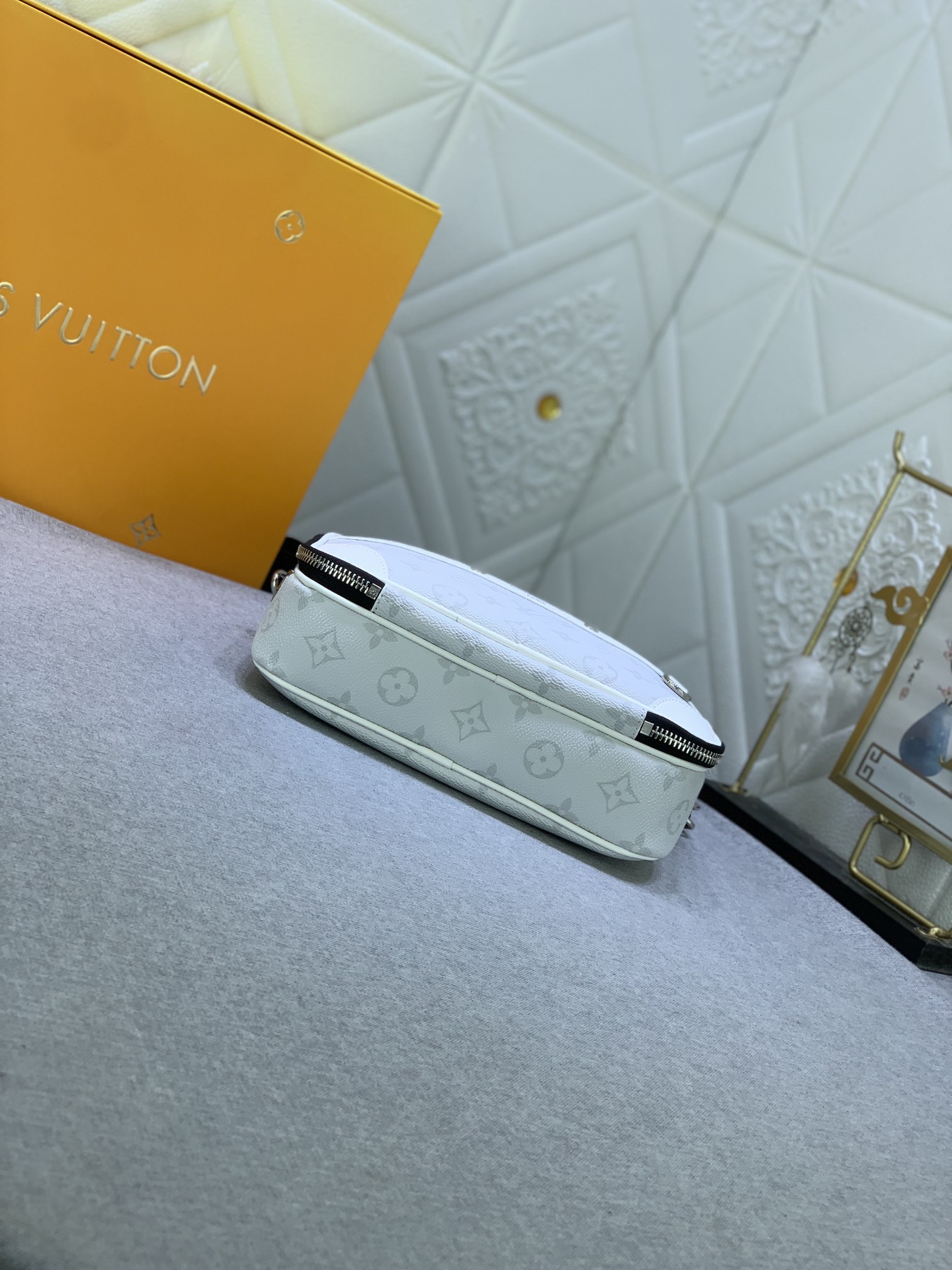 Louis Vuitton M31069 Alpha Shoulder Bags Size 11*18*6cm